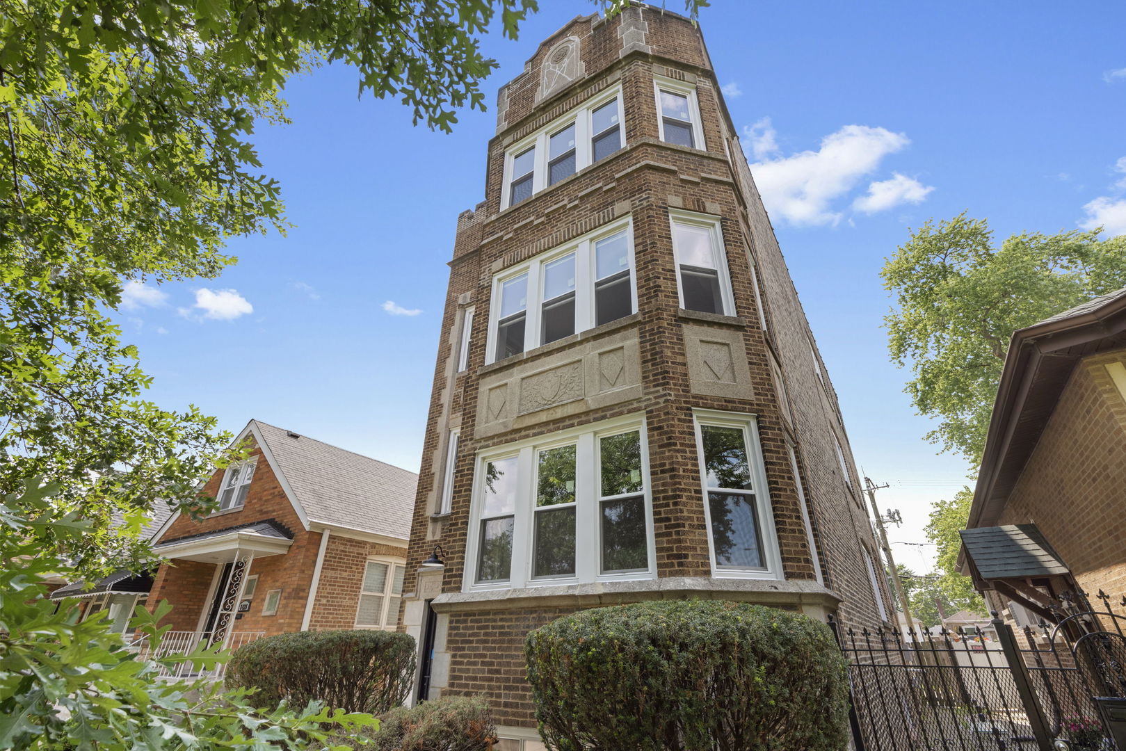 8422 S Yates Boulevard Unit: 2