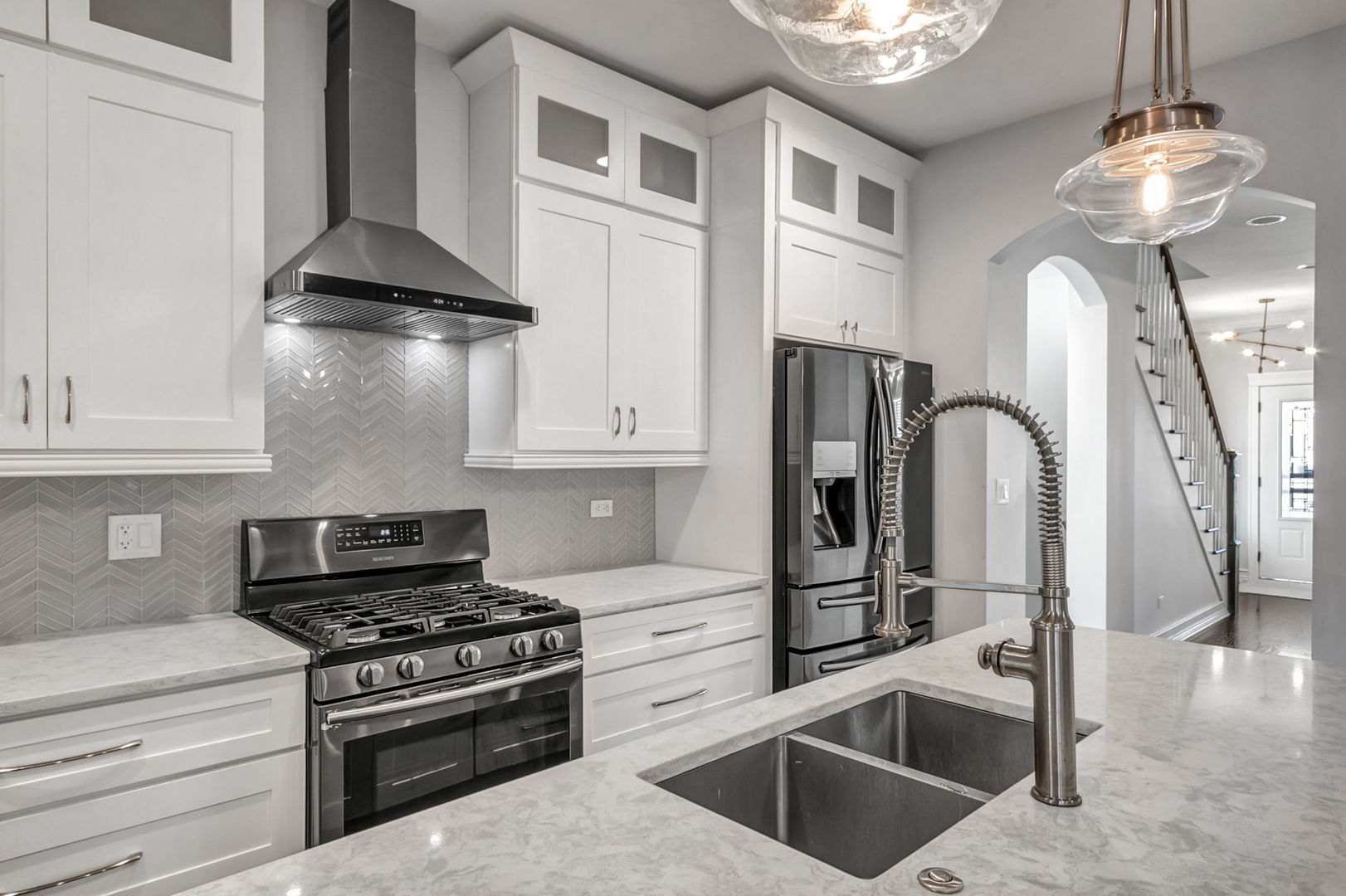 6612 S University Avenue