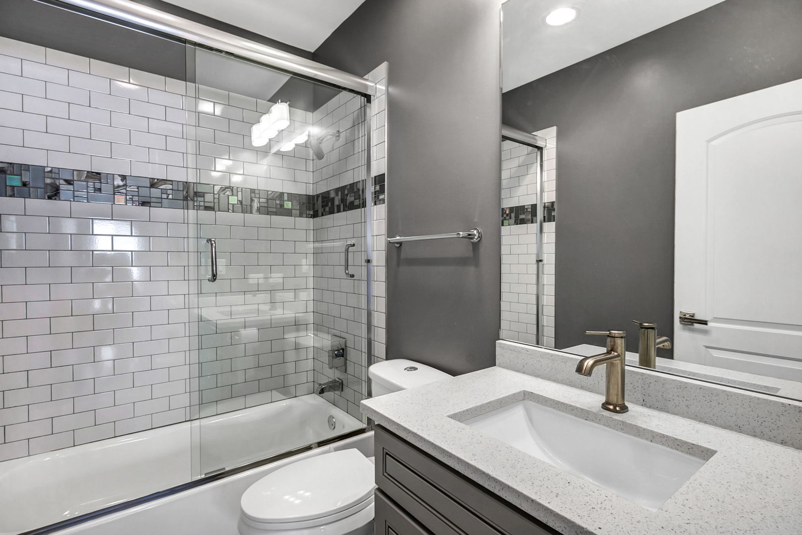 6612 S University Avenue