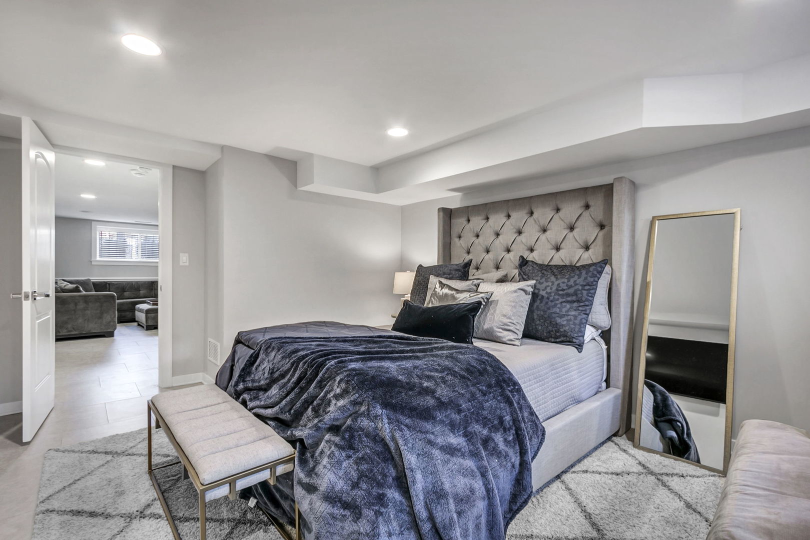 6612 S University Avenue