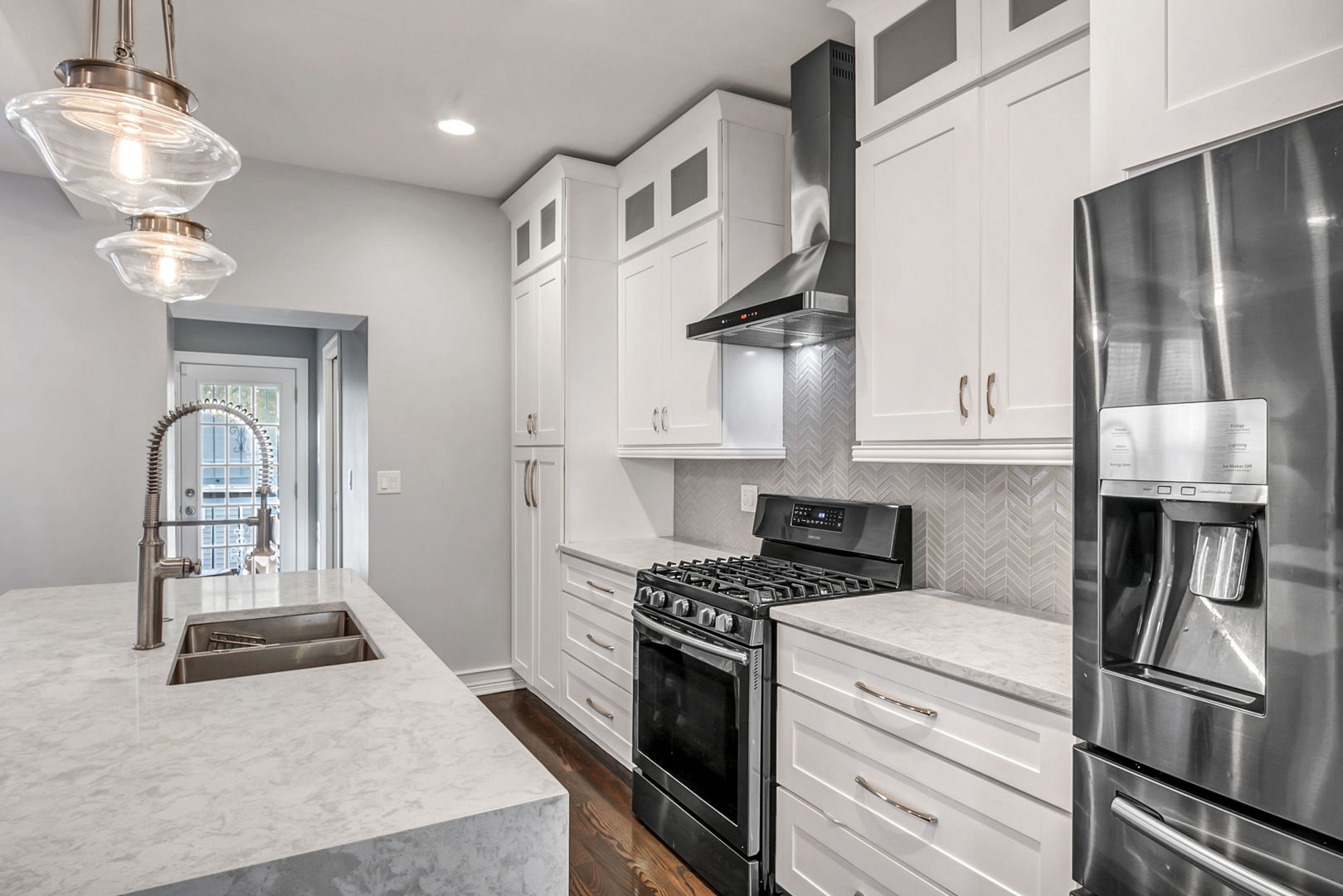 6612 S University Avenue