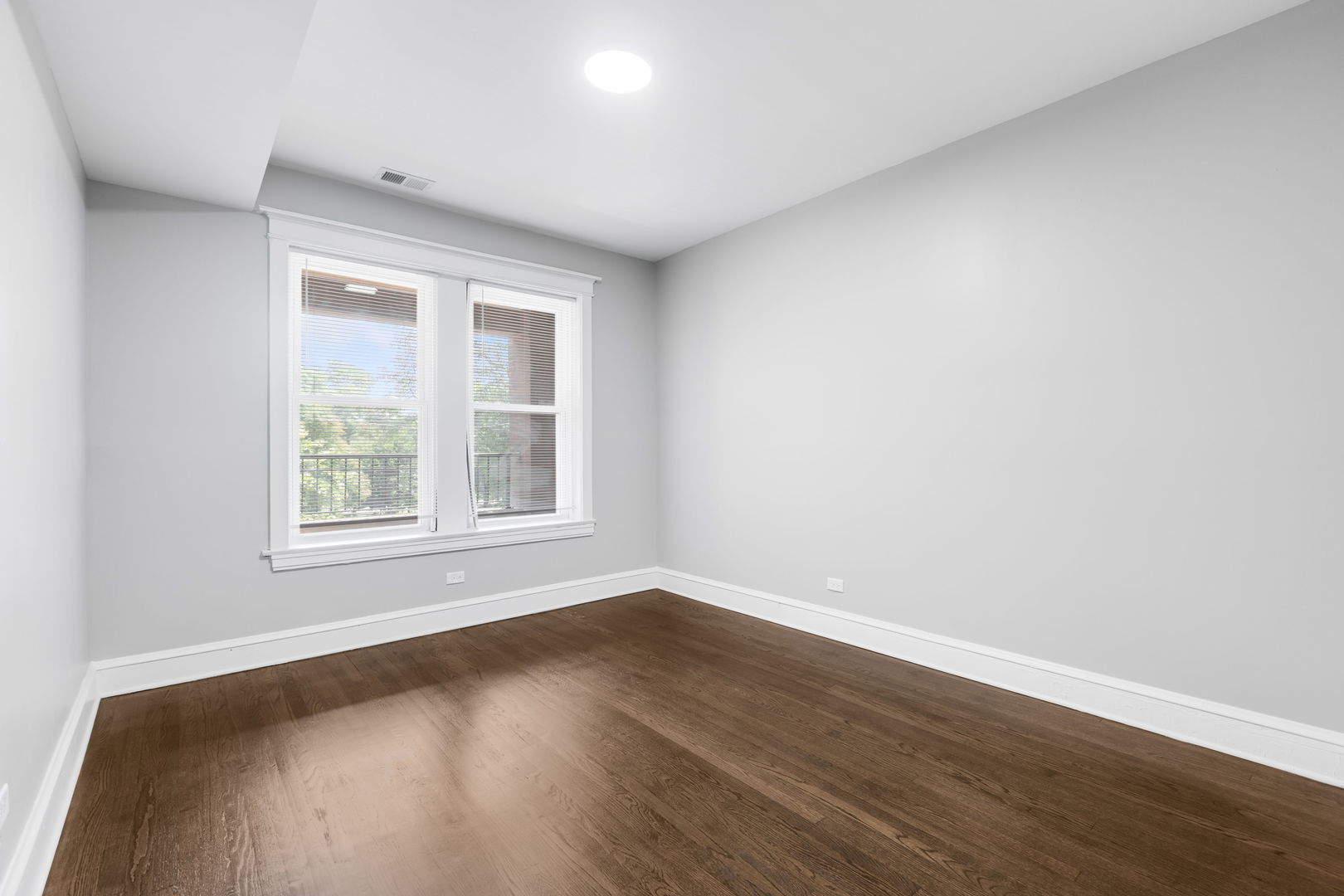 5722 S King Drive Unit: 2