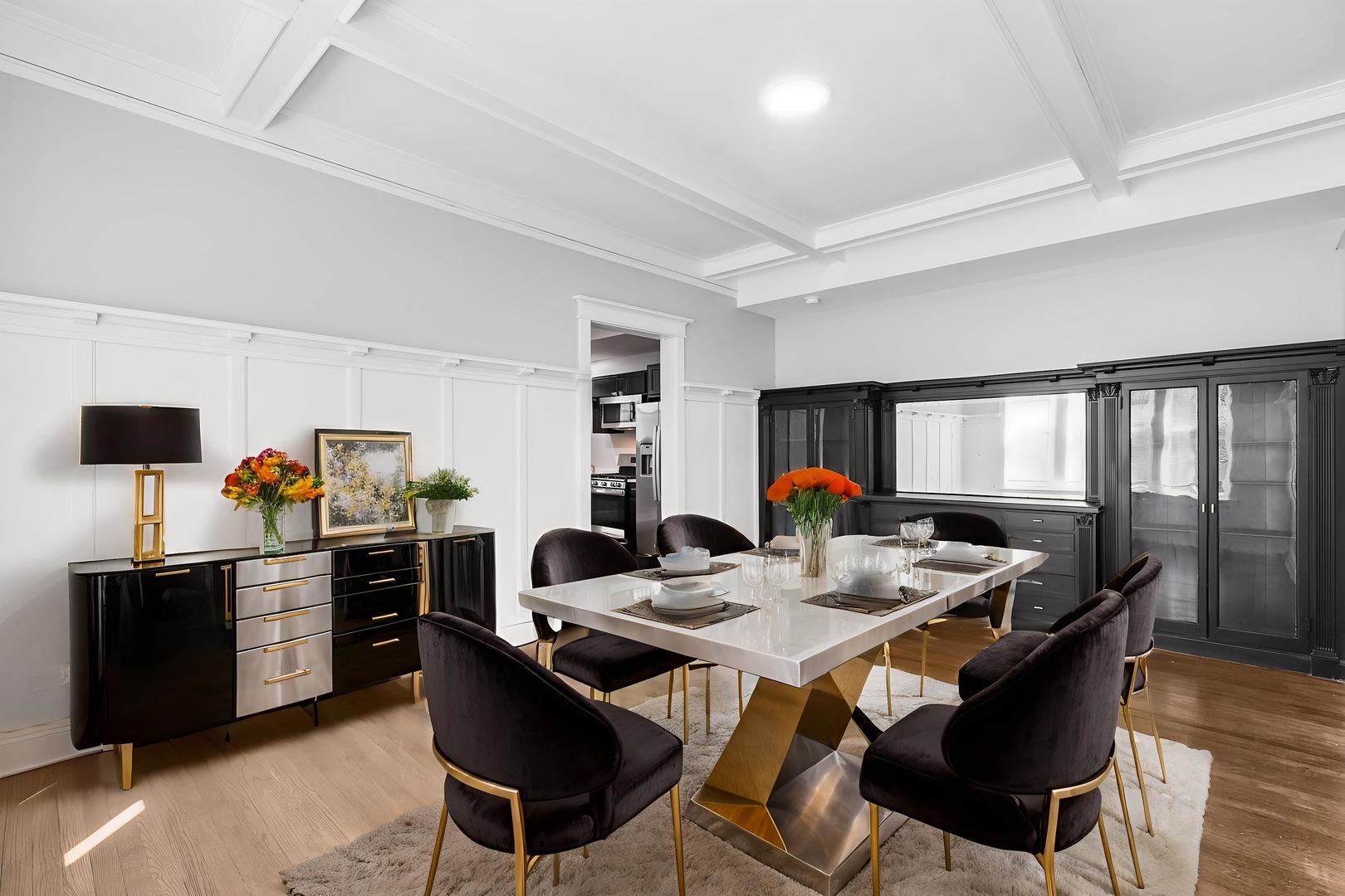 5722 S King Drive Unit: 2