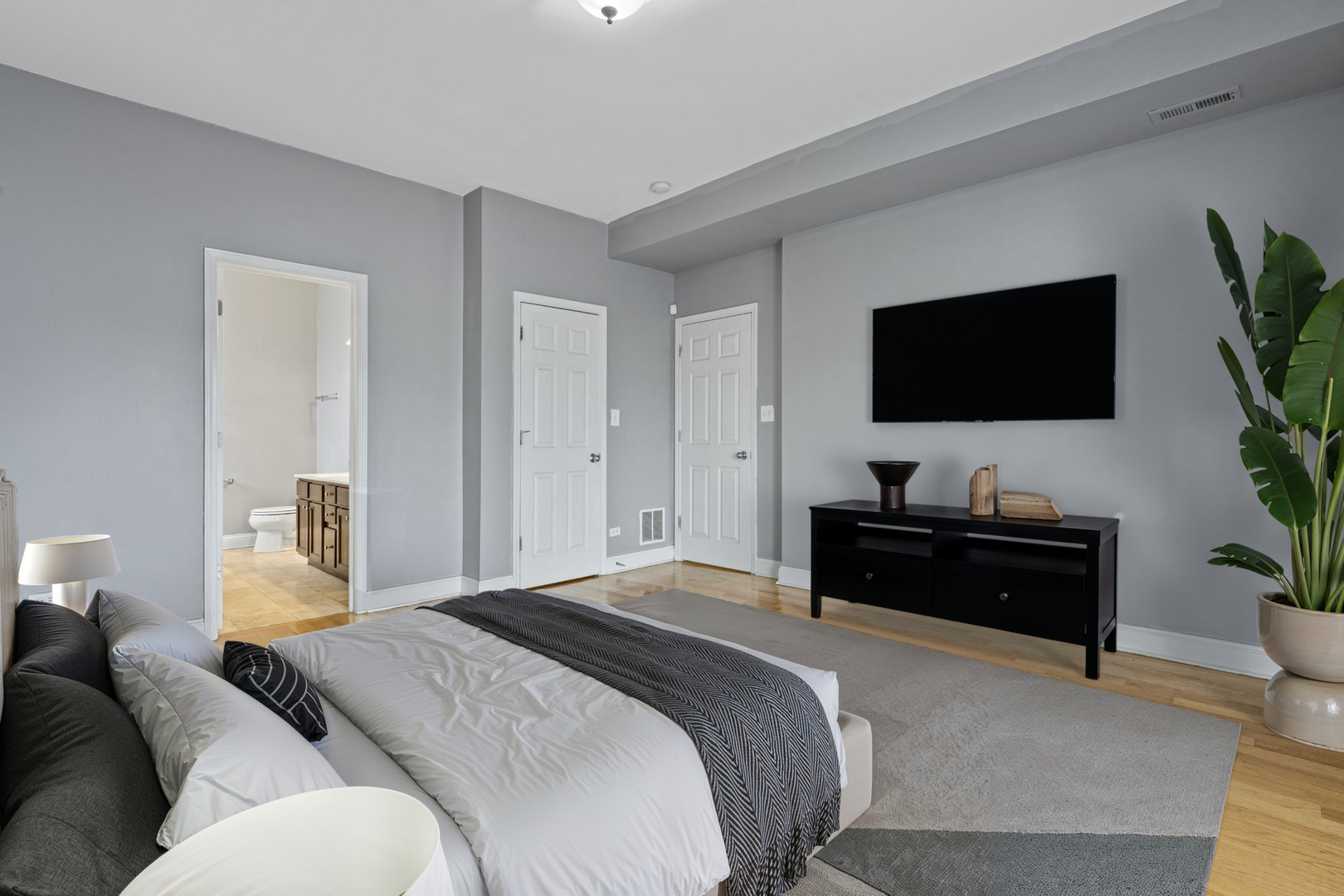 4532 S INDIANA Avenue Unit: 2N