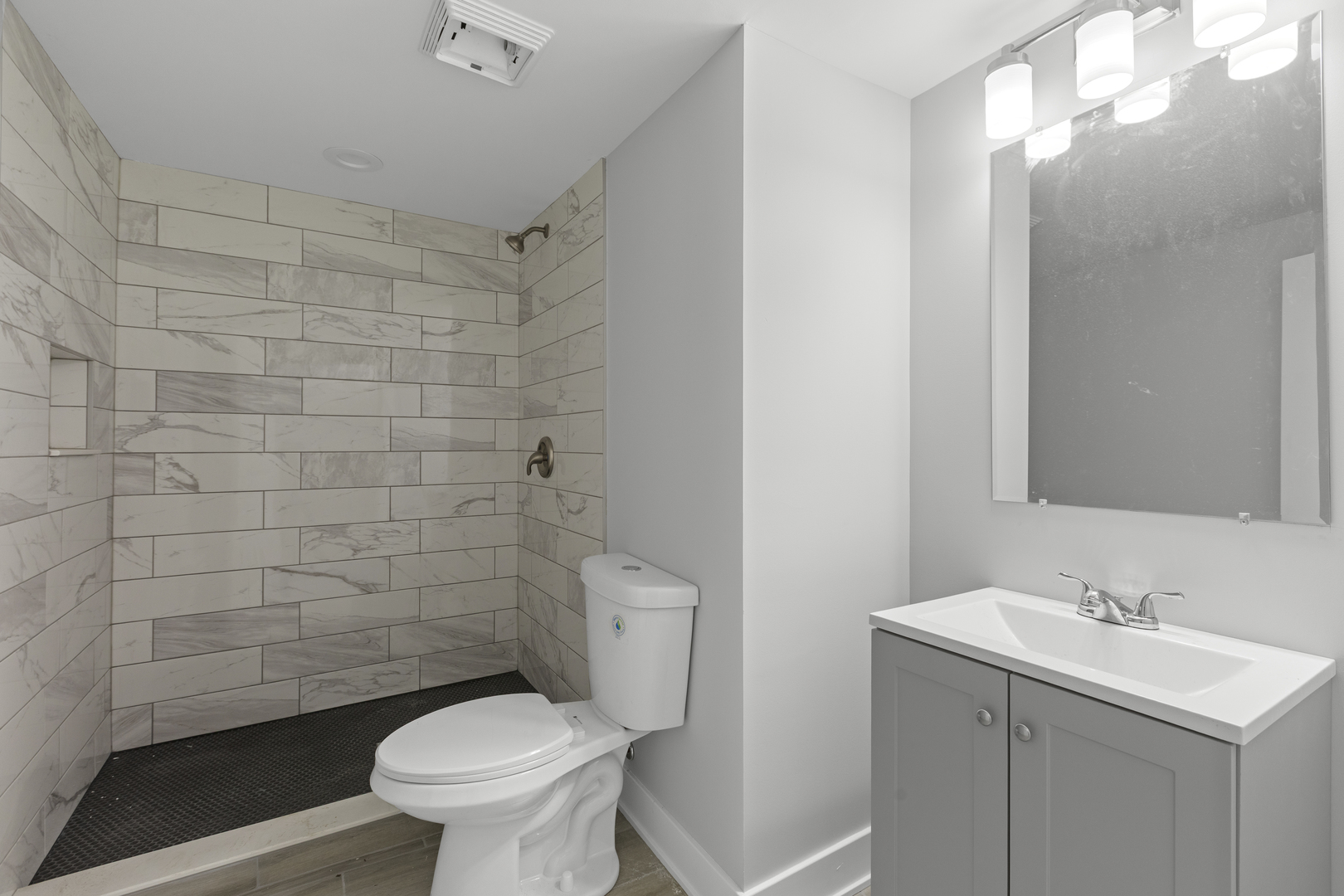 8422 S Yates Boulevard Unit: GN