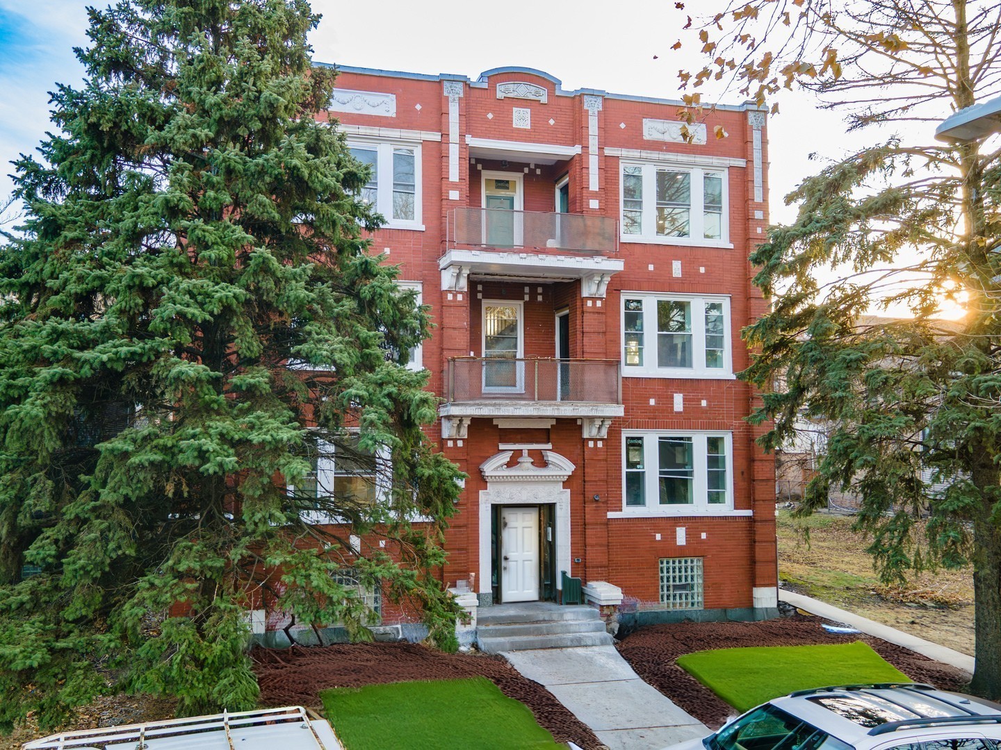 651 E Groveland Park Avenue Unit: 3W
