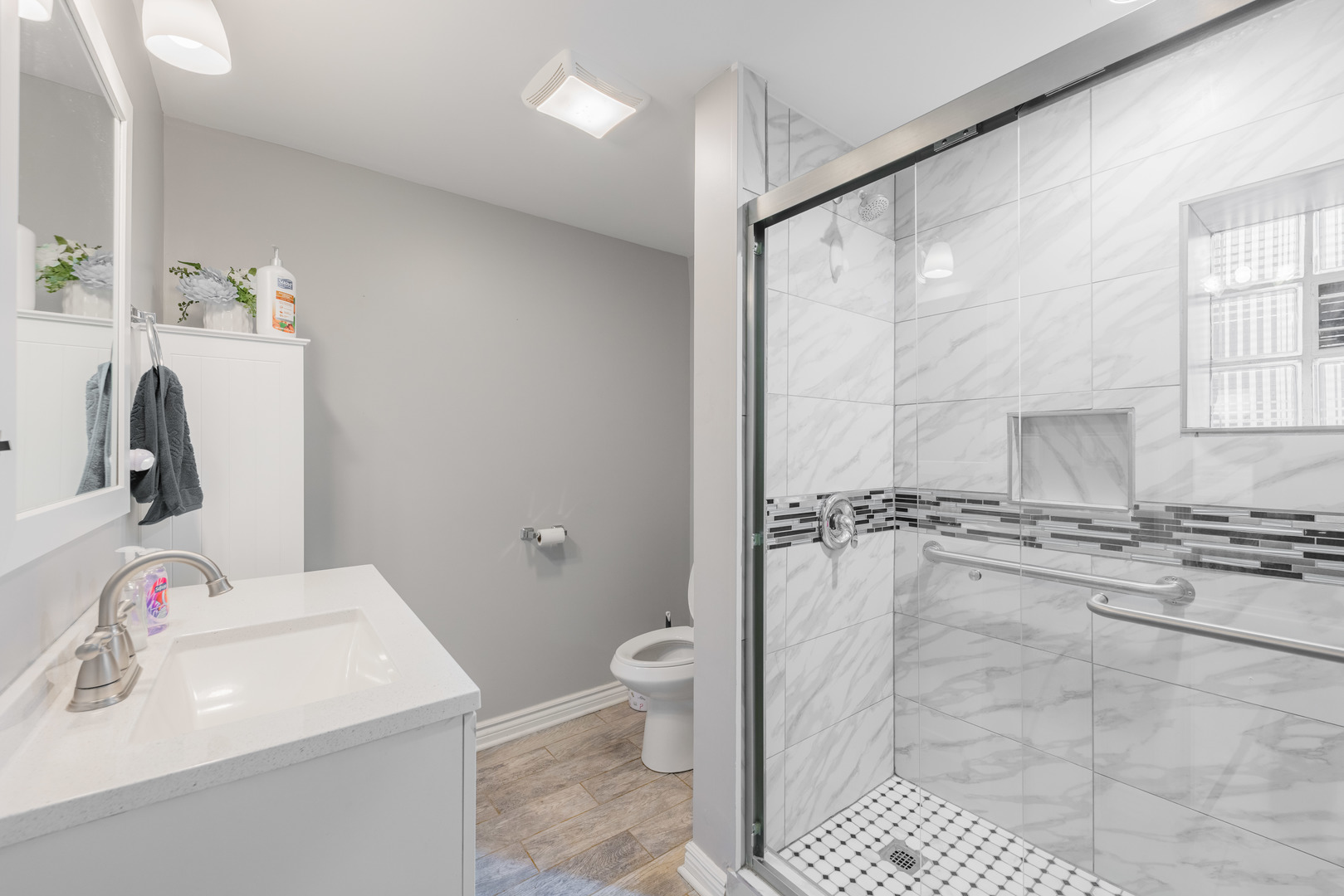 2879 S Throop Street