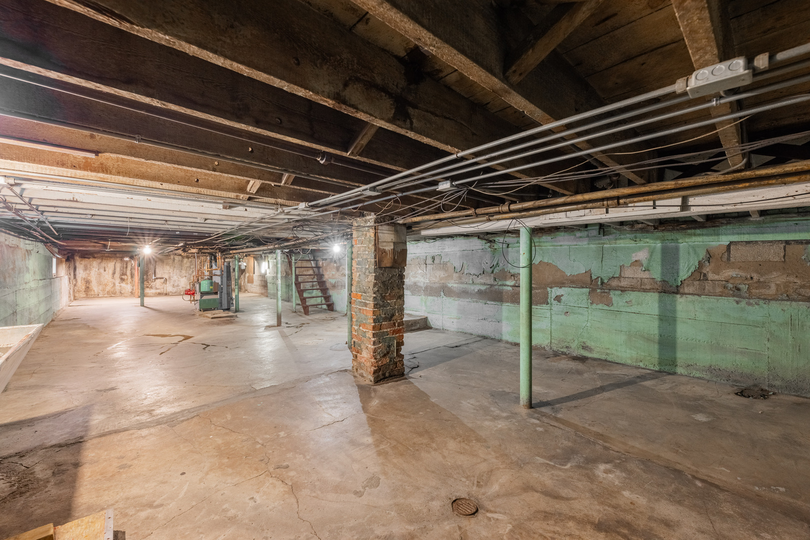 2879 S Throop Street