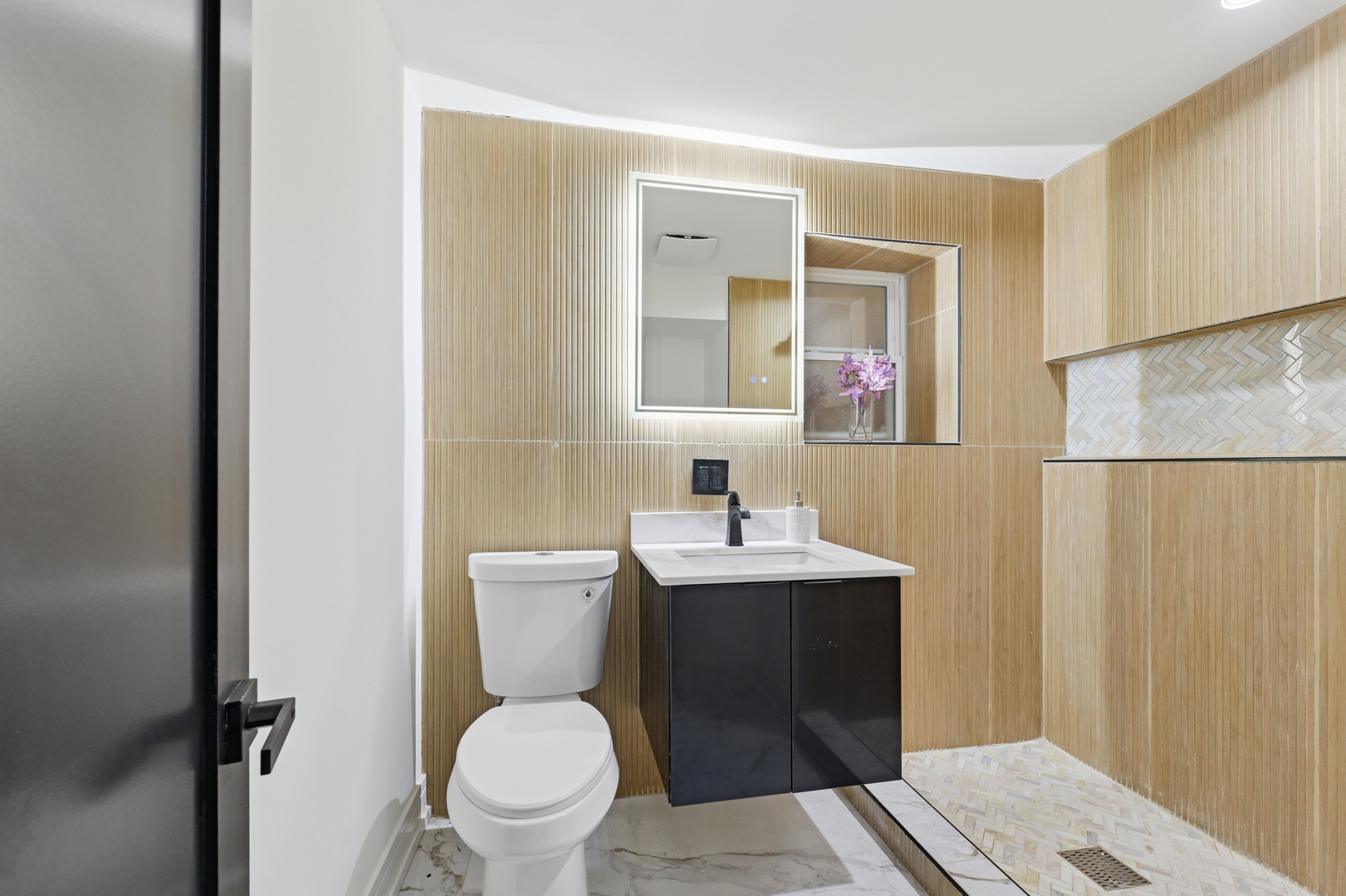 6430 S Eberhart Avenue