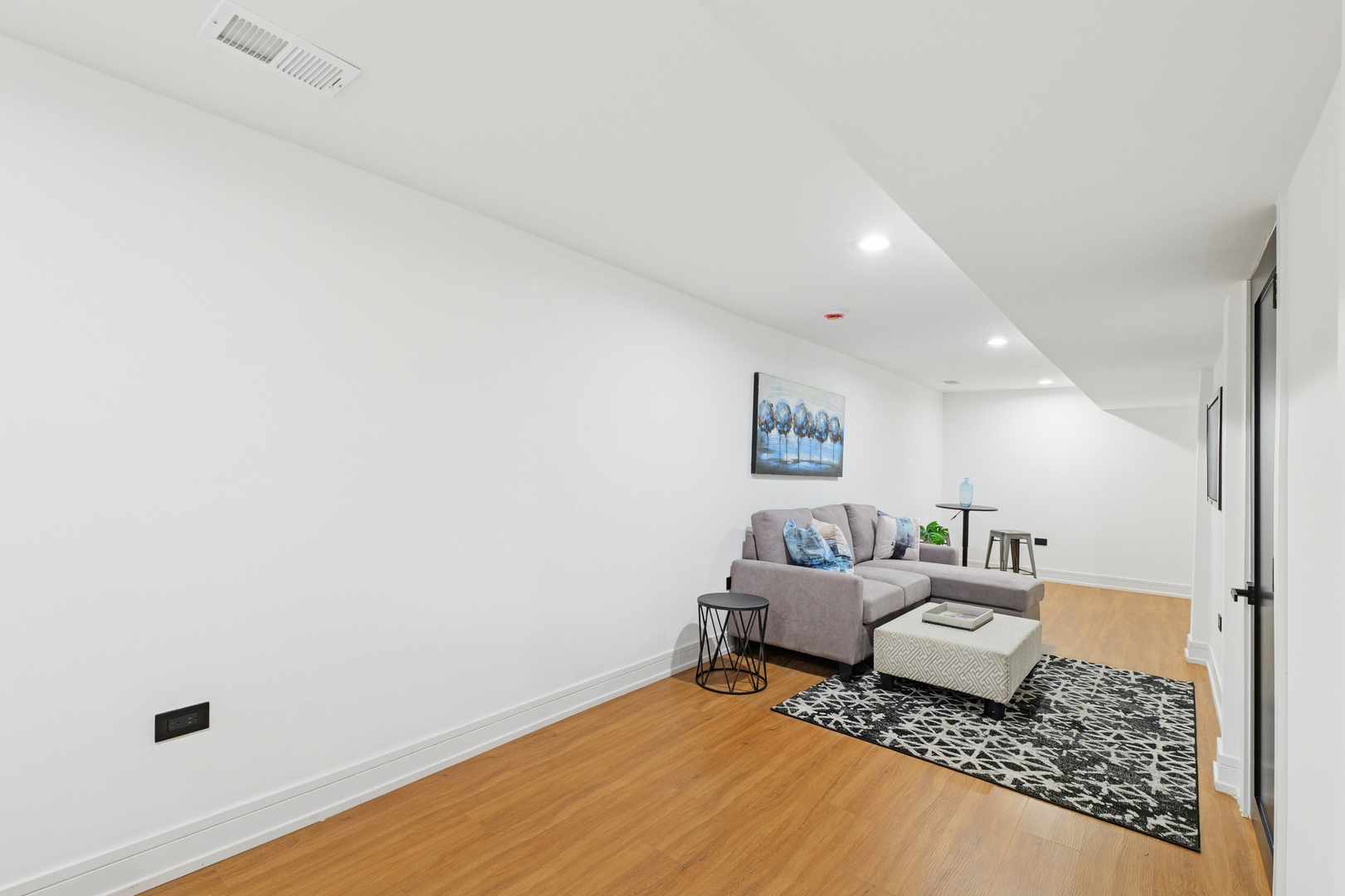 6430 S Eberhart Avenue