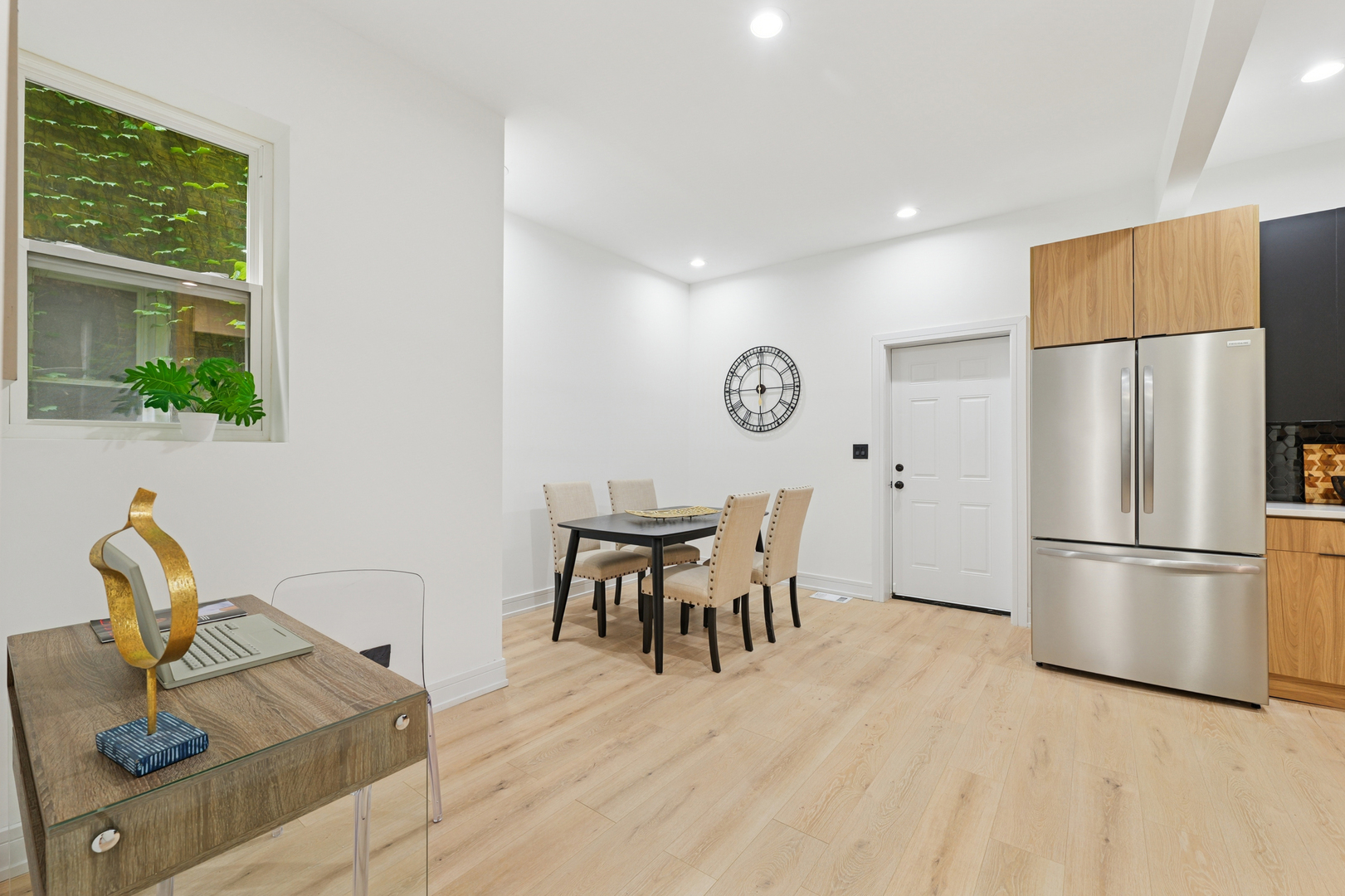 6430 S Eberhart Avenue