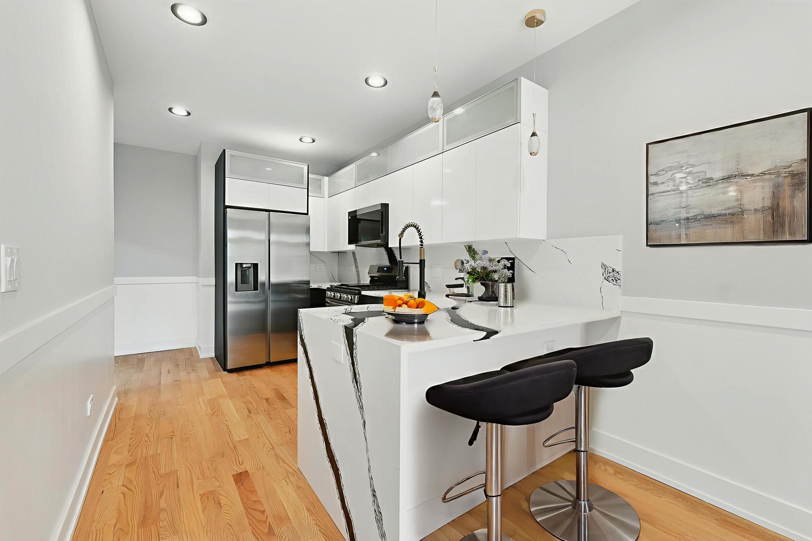 6327 S Langley Avenue S Unit: 2