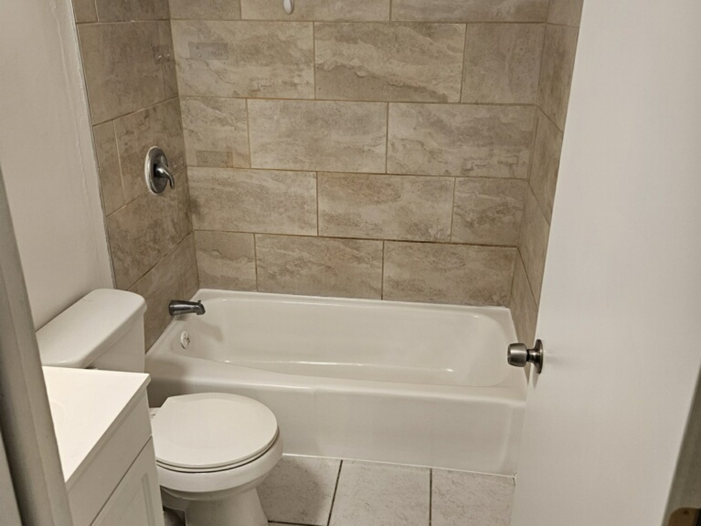 4652 Custer Avenue Unit: 1S