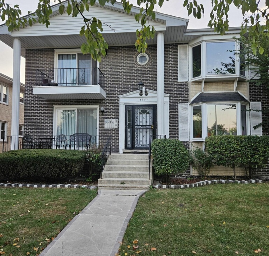 4652 Custer Avenue Unit: 1S