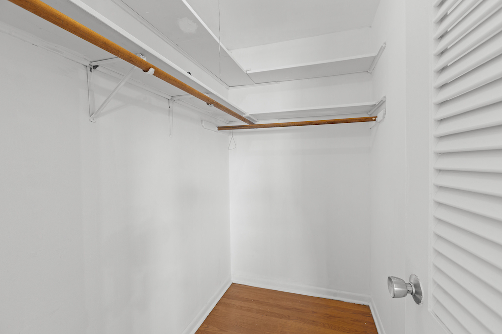 8121 S King Drive Unit: B2