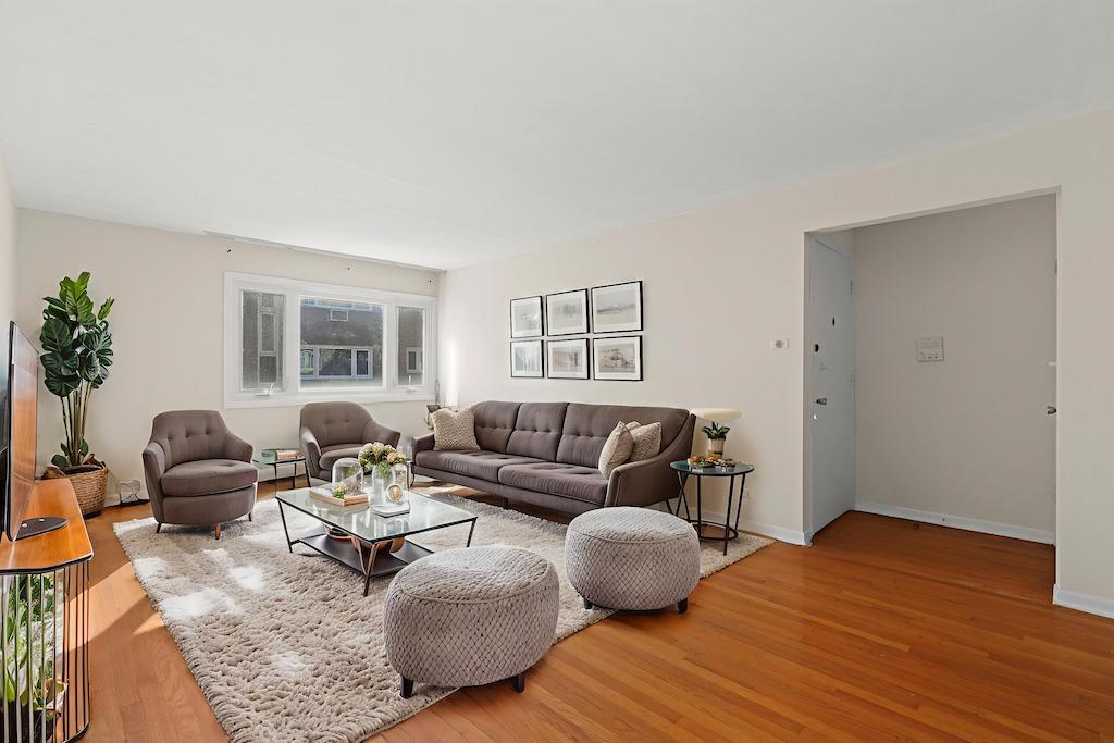 8121 S King Drive Unit: B2