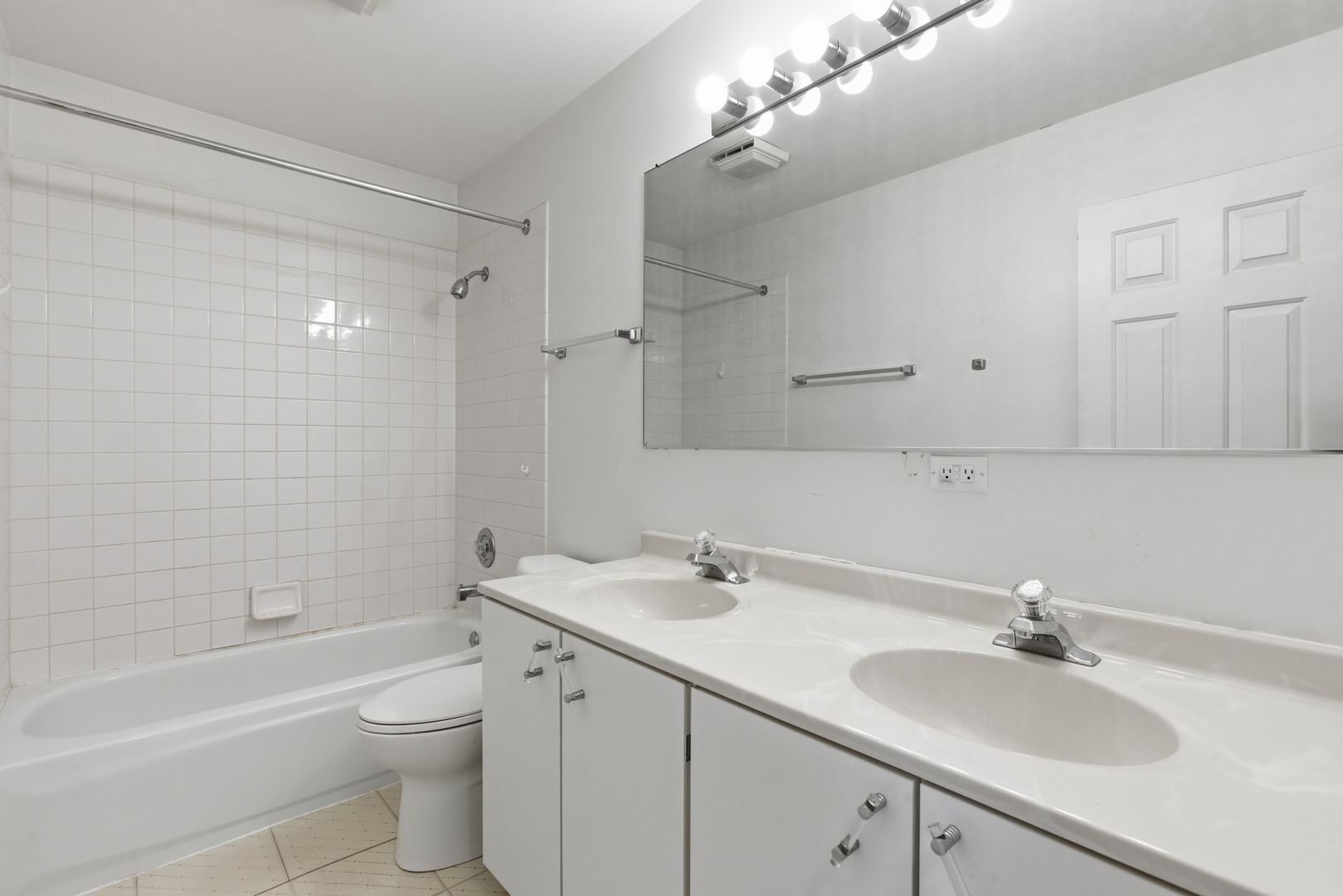 6941 S East End Avenue