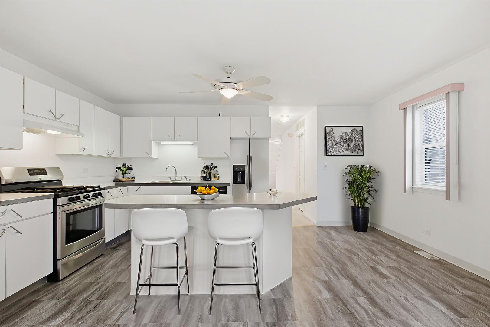 6941 S East End Avenue