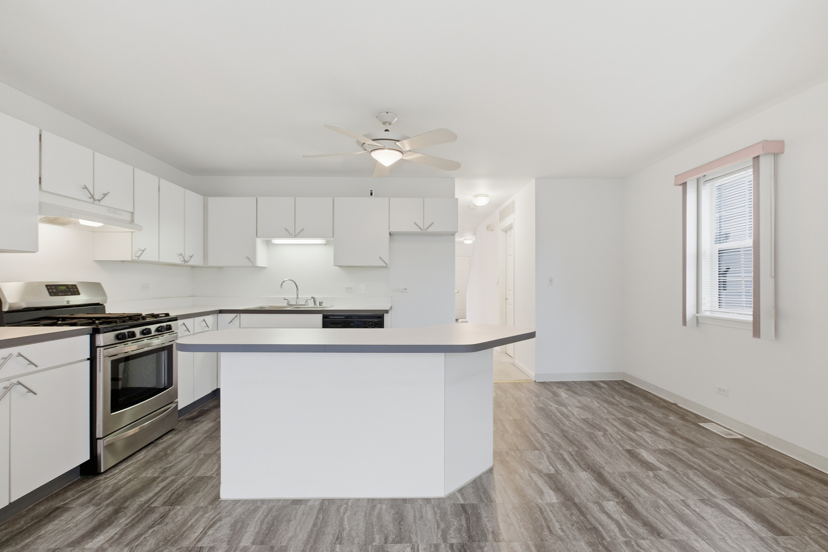 6941 S East End Avenue