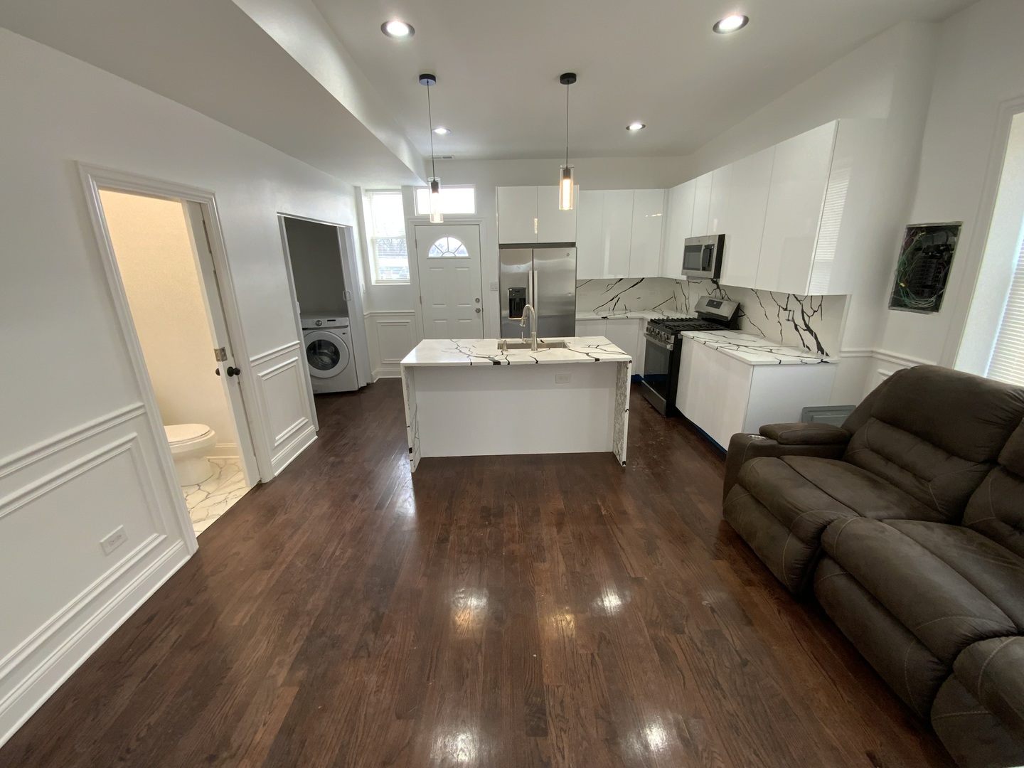 419 E 75th Street Unit: 3