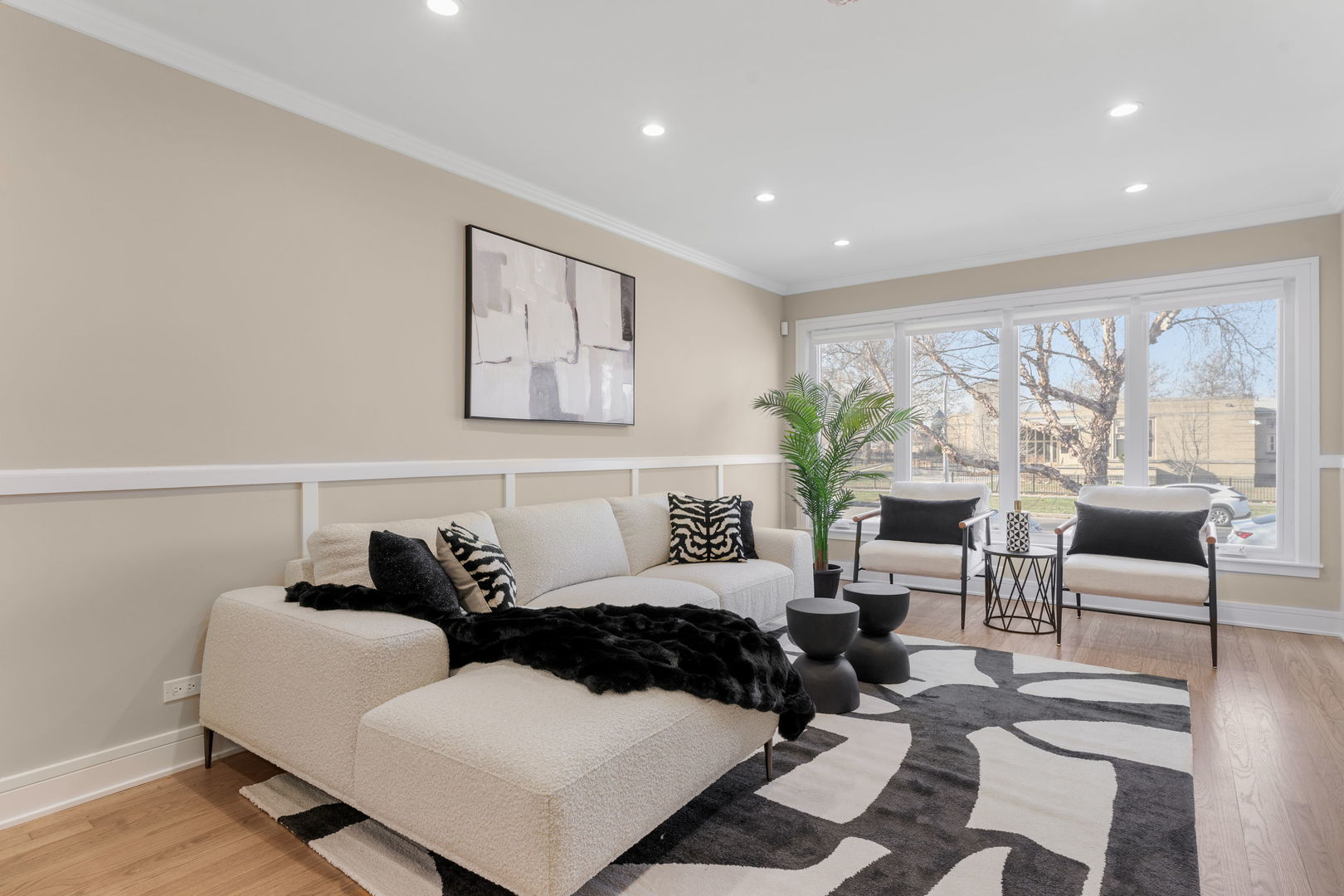 8549 S Indiana Avenue