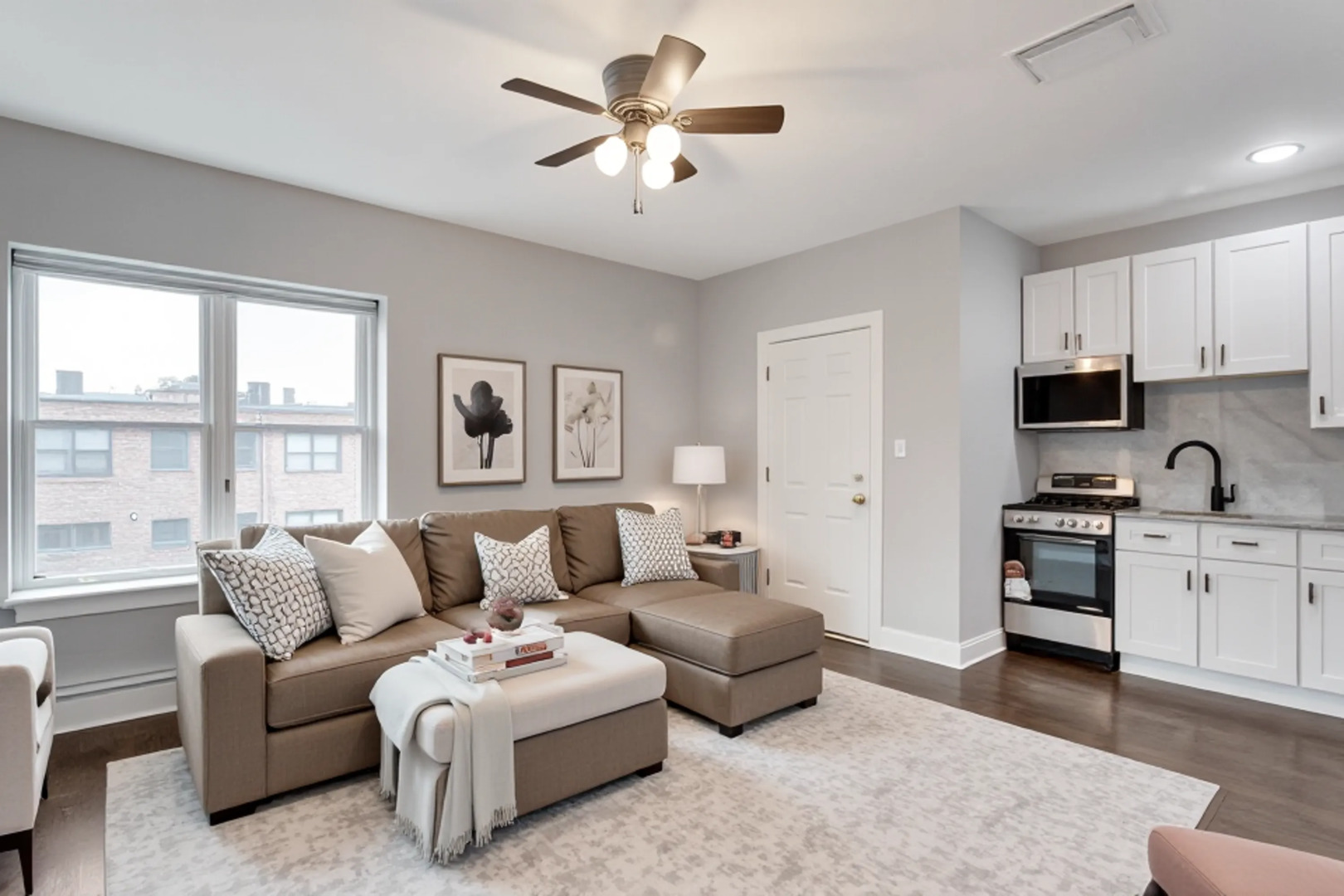 8022 S Ellis Avenue Unit: 1B