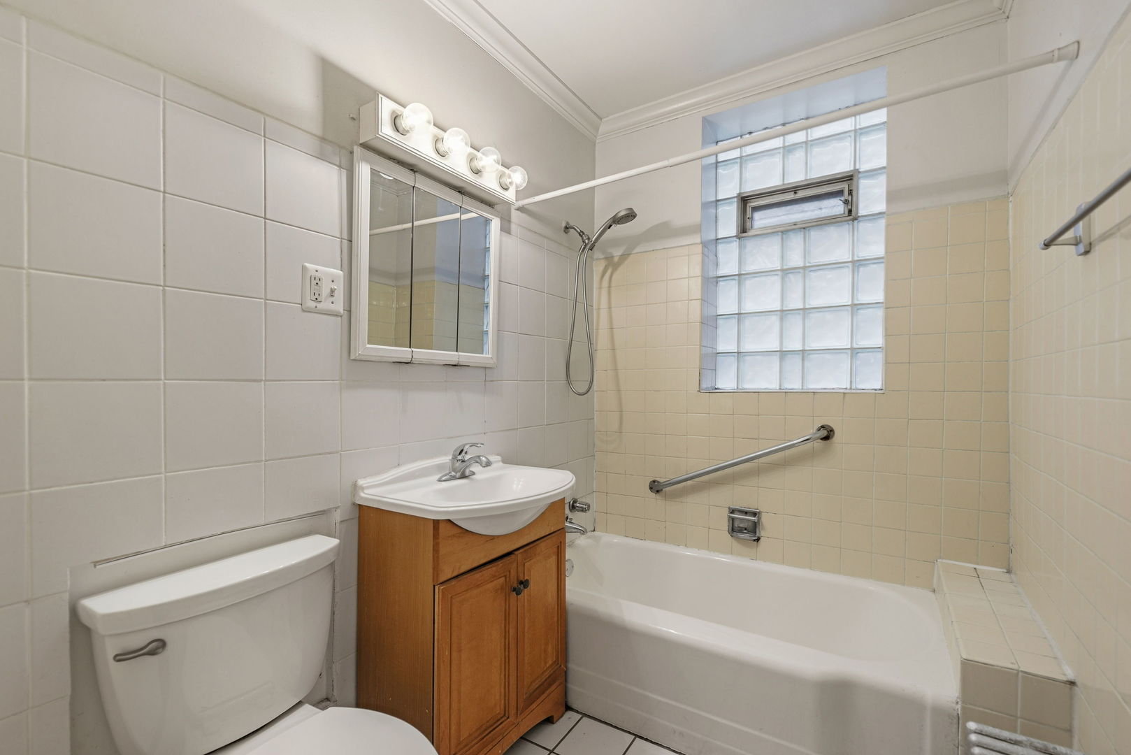 6148 S Rhodes Avenue