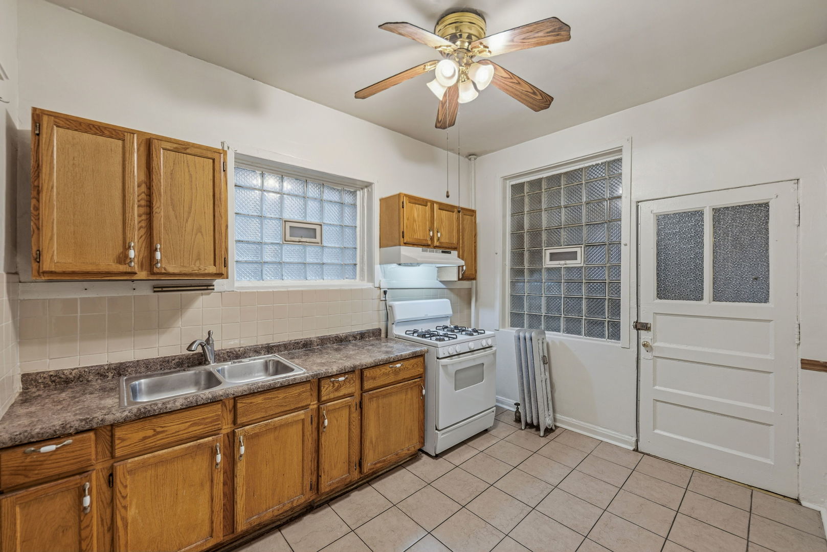 6148 S Rhodes Avenue