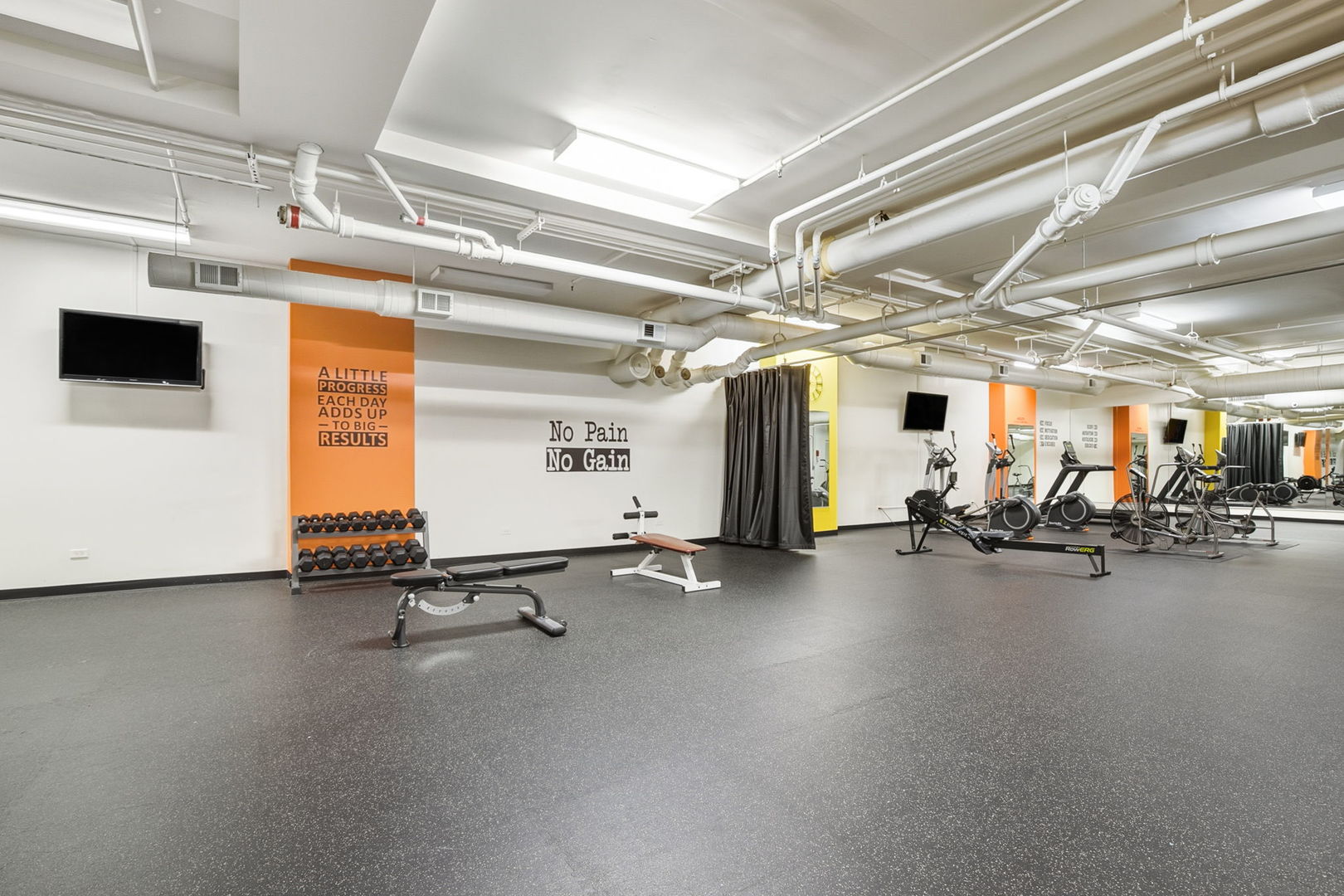 1000 E 53rd Street Unit: 219