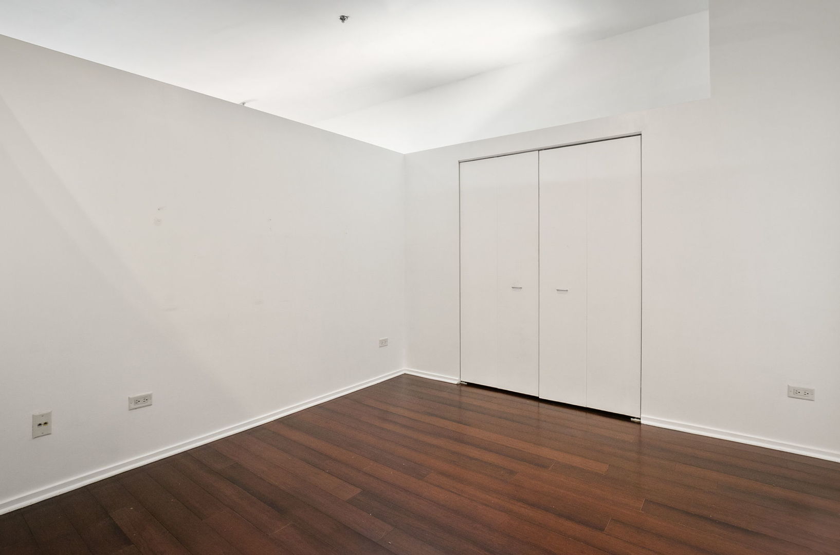 1000 E 53rd Street Unit: 219