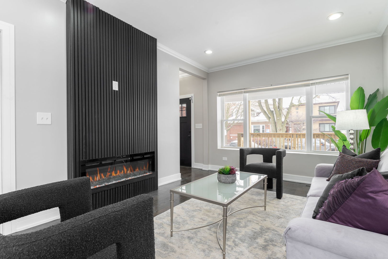 6101 S Maplewood Avenue