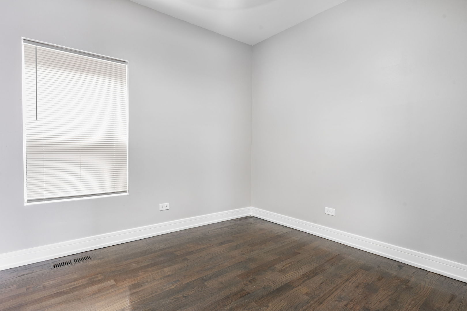 6101 S Maplewood Avenue