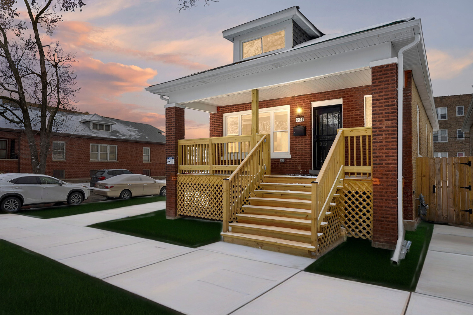 6101 S Maplewood Avenue