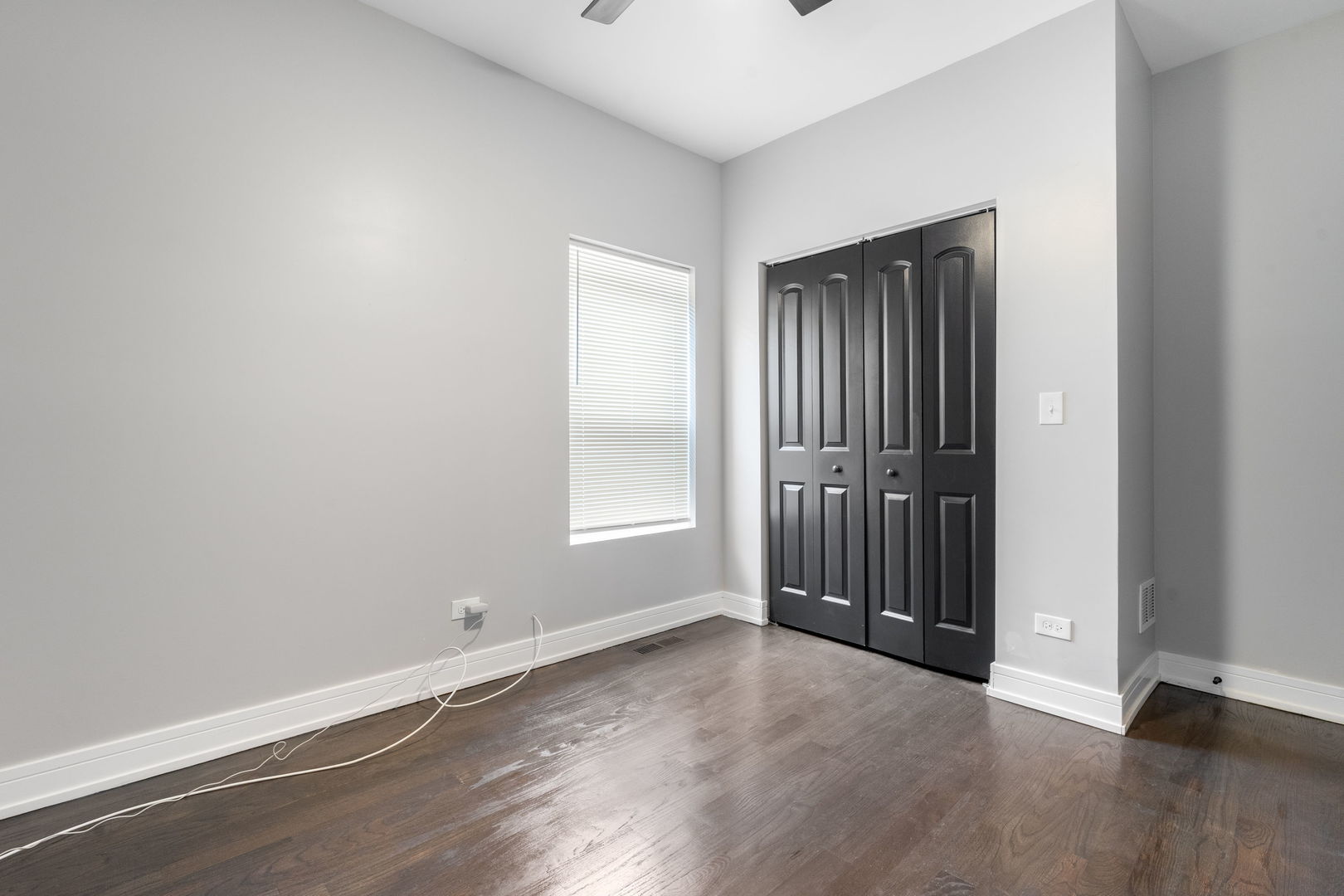 6101 S Maplewood Avenue