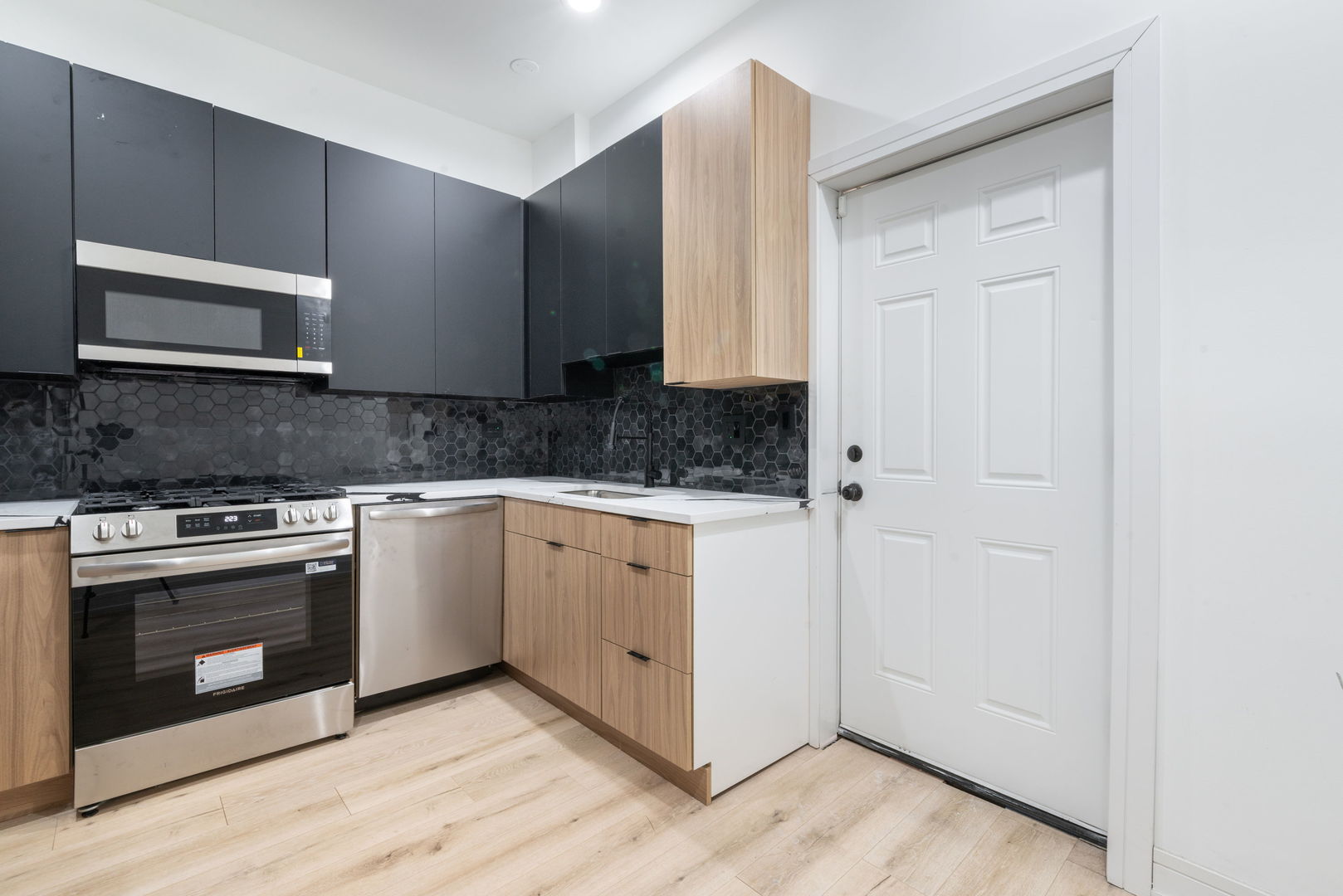 6430 S Eberhart Avenue Unit: 2