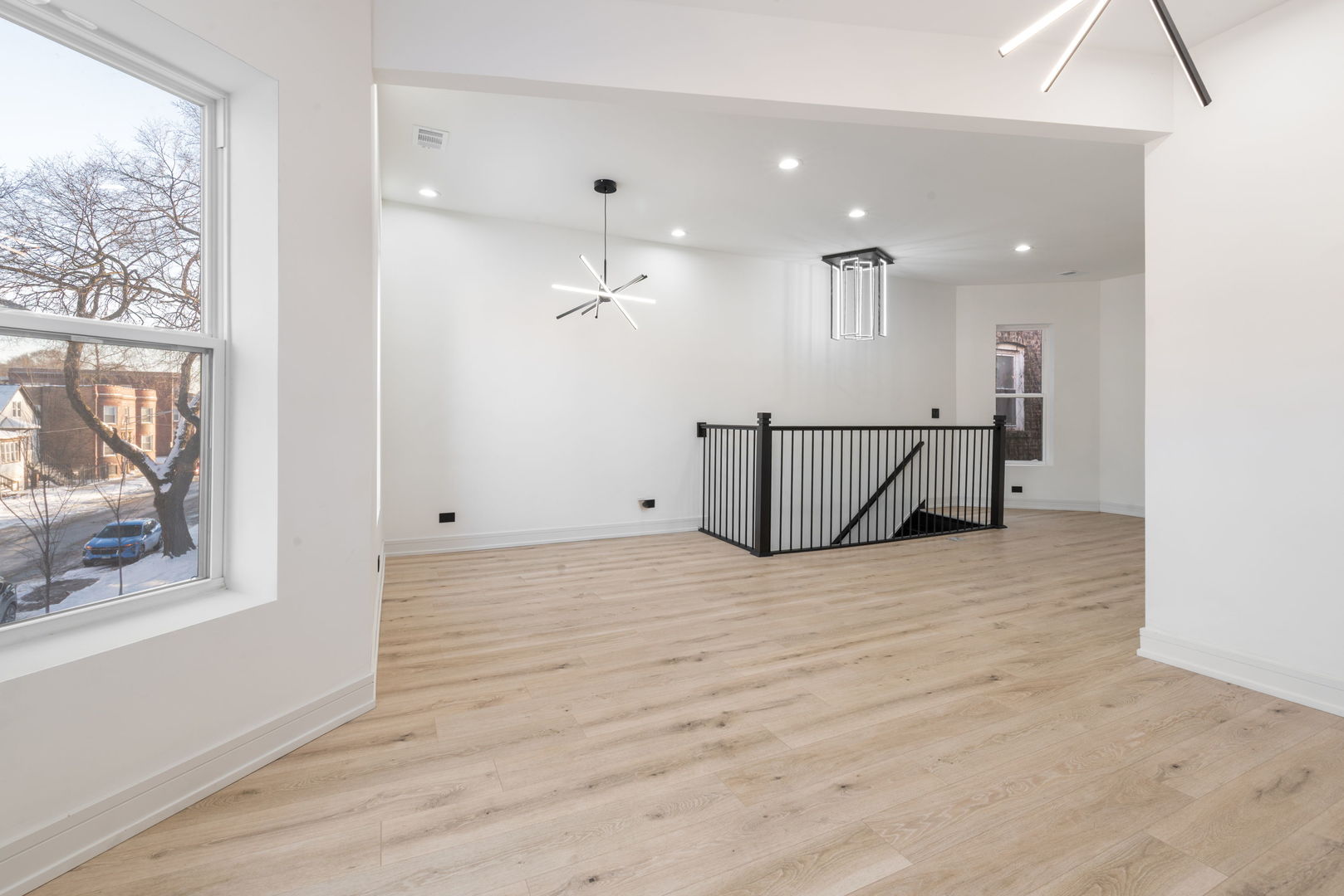 6430 S Eberhart Avenue Unit: 2