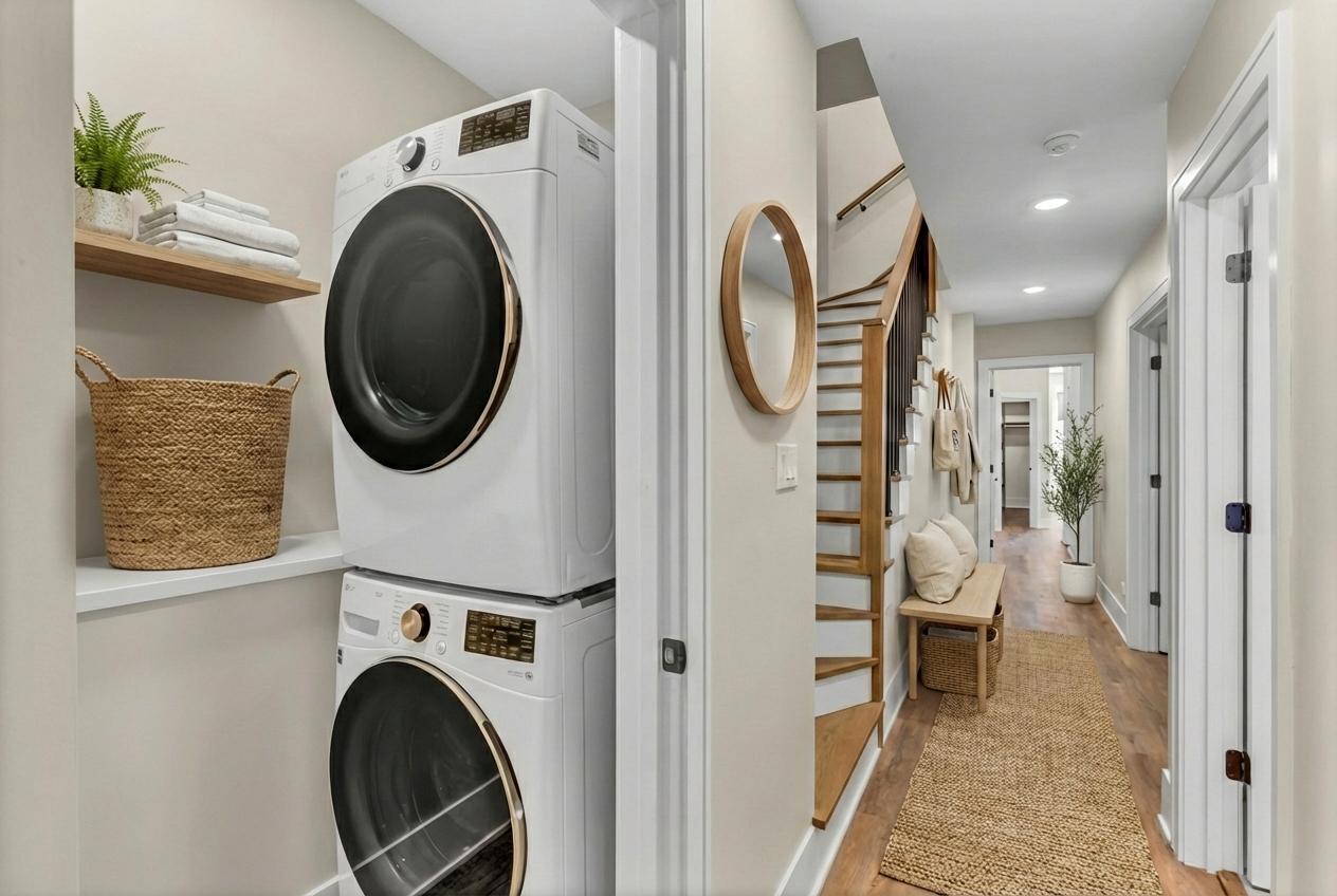 4846 S Saint Lawrence Avenue Unit: 102