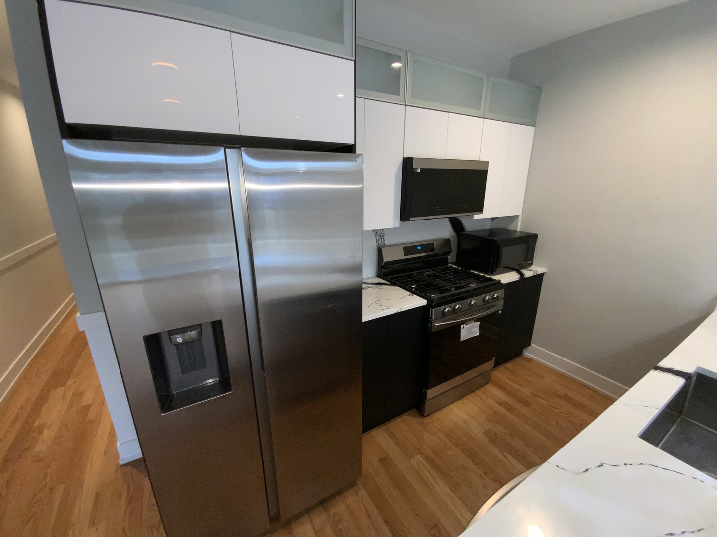 6325 S Langley Avenue