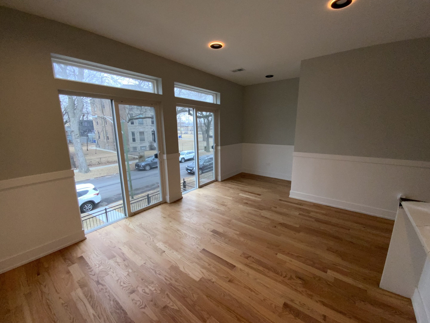 6325 S Langley Avenue