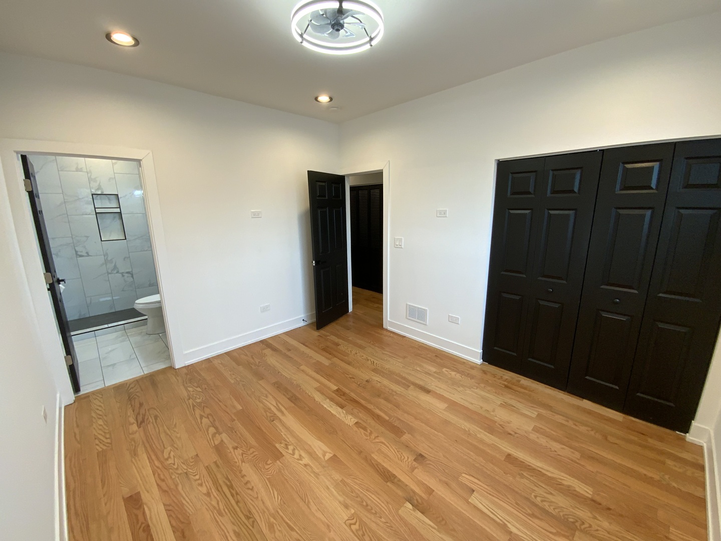 6325 S Langley Avenue