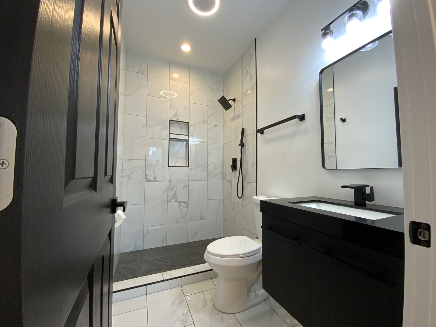 6325 S Langley Avenue