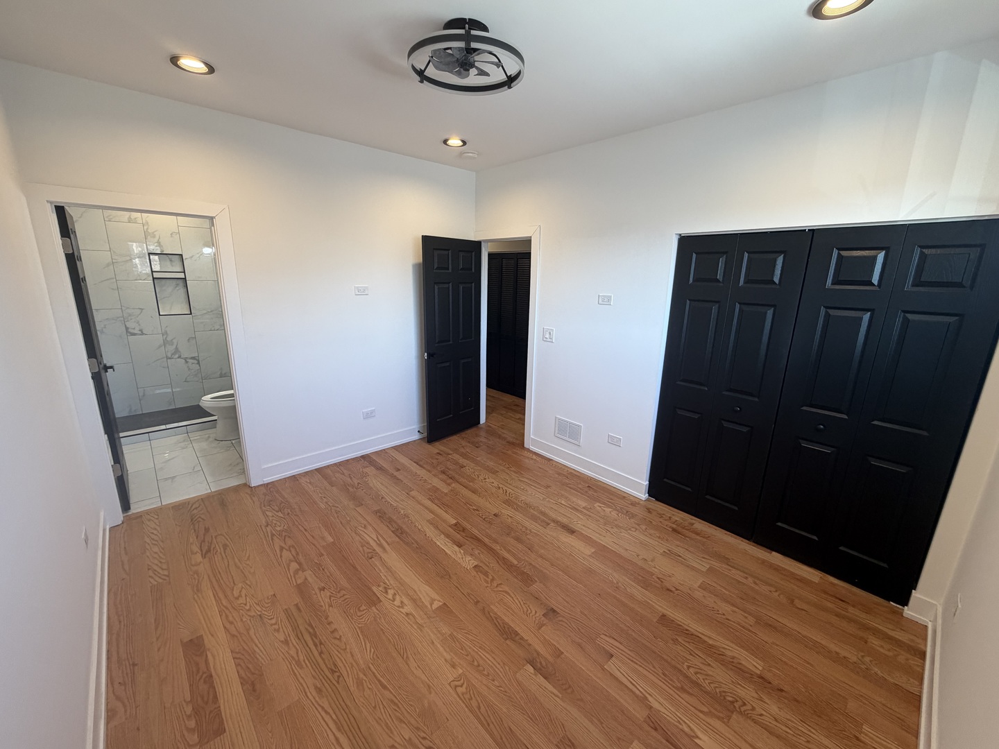 6325 S Langley Avenue