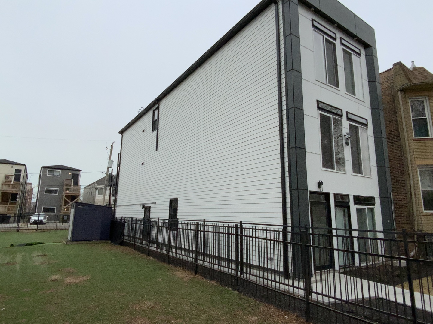 6325 S Langley Avenue