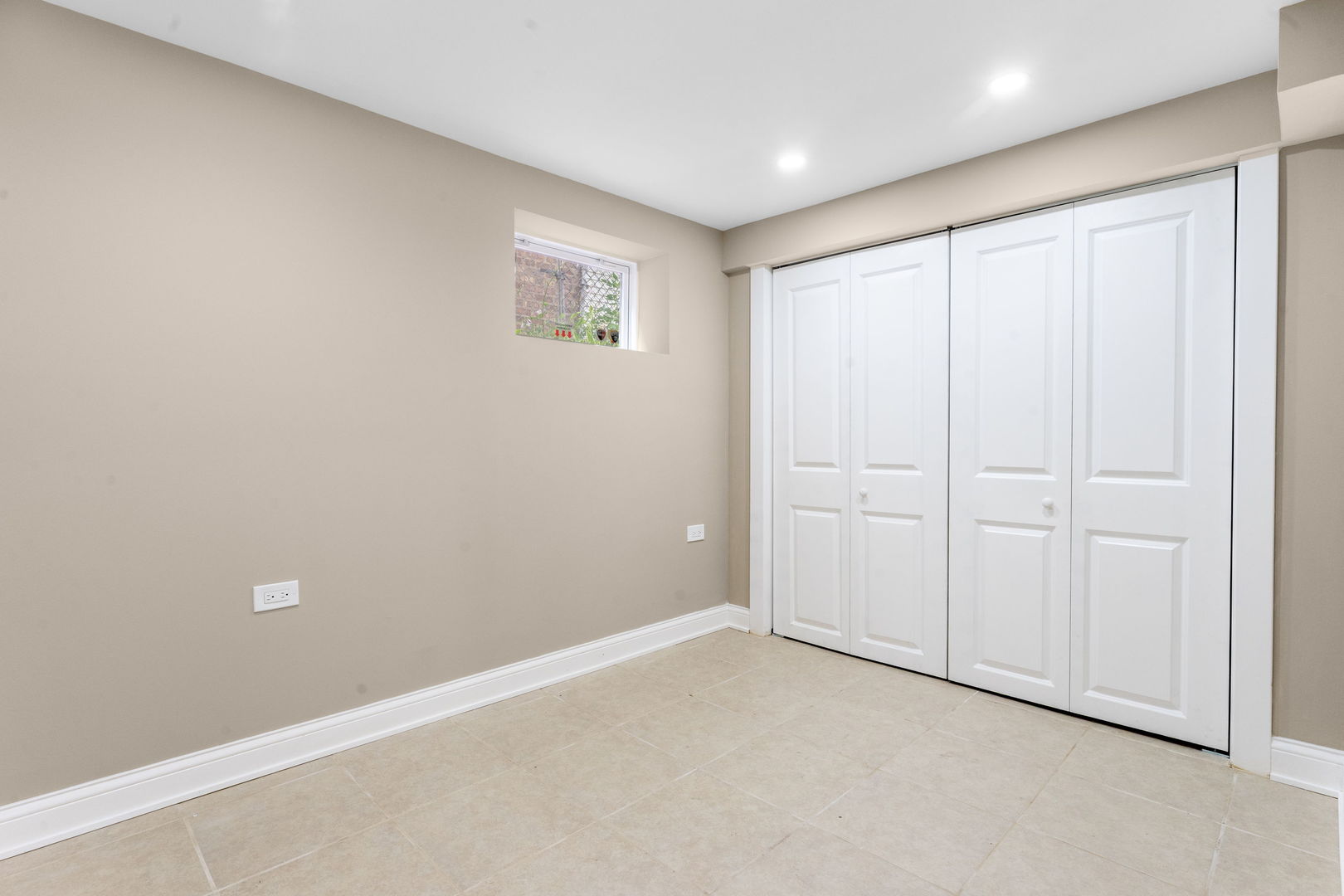 9332 S Bishop Street