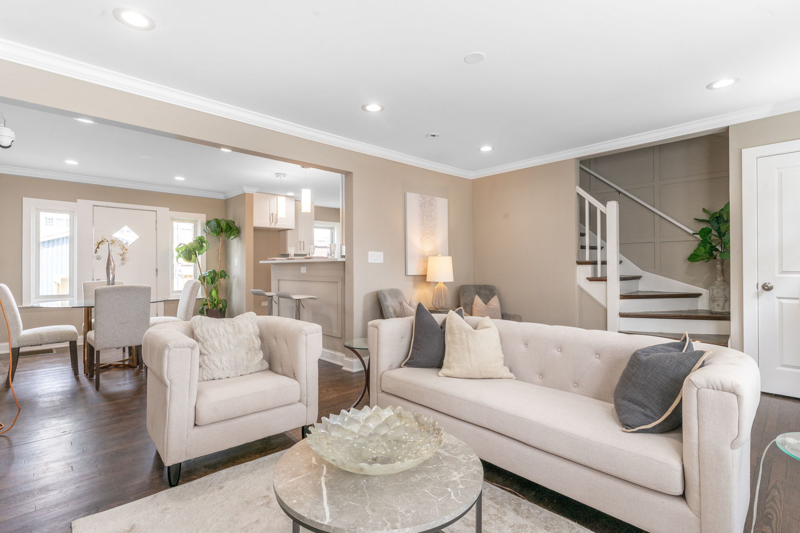 9332 S Bishop Street