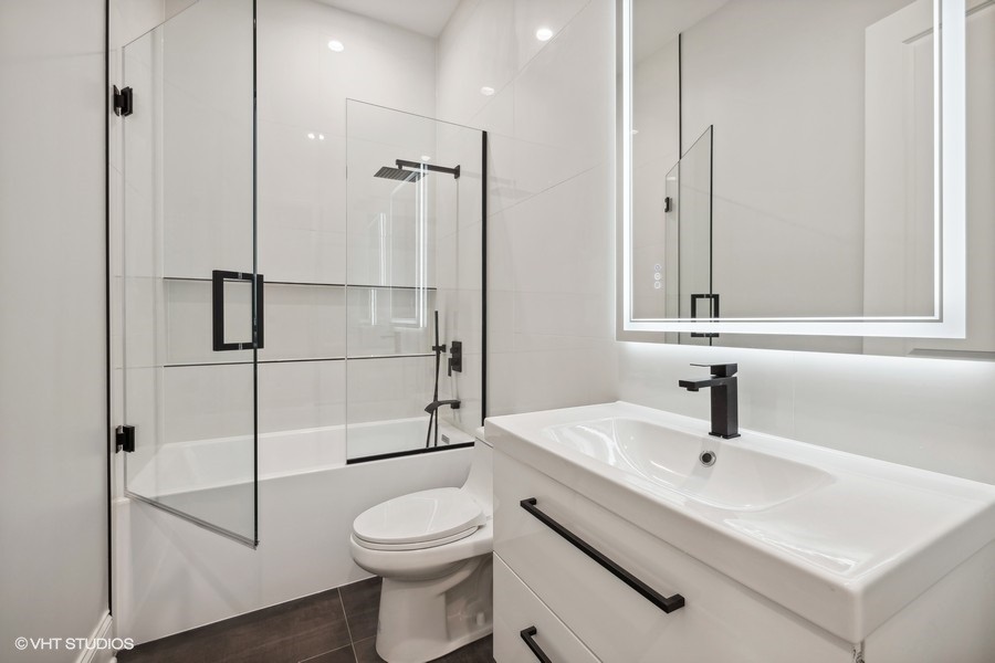 4023 S Vincennes Avenue Unit: 3