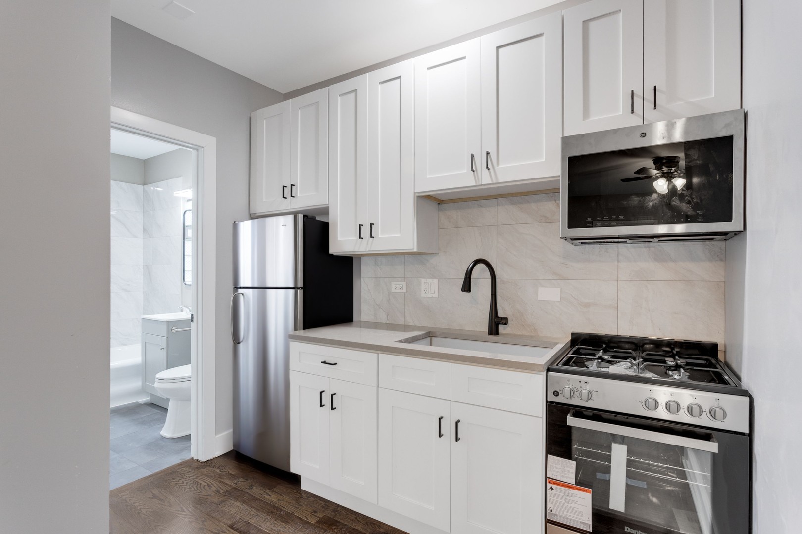 8022 S Ellis Avenue Unit: 1A