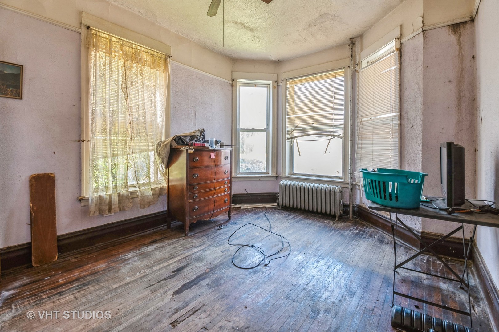 7206 S Champlain Avenue