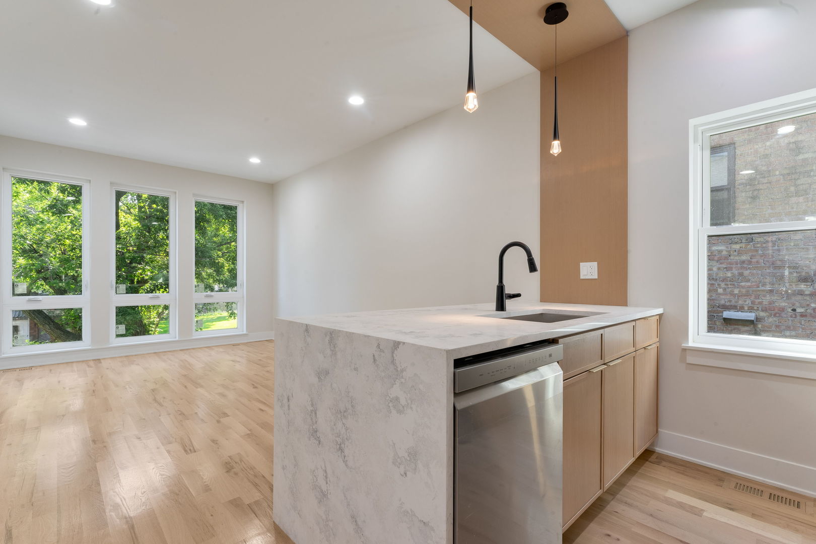 6410 S Vernon Avenue