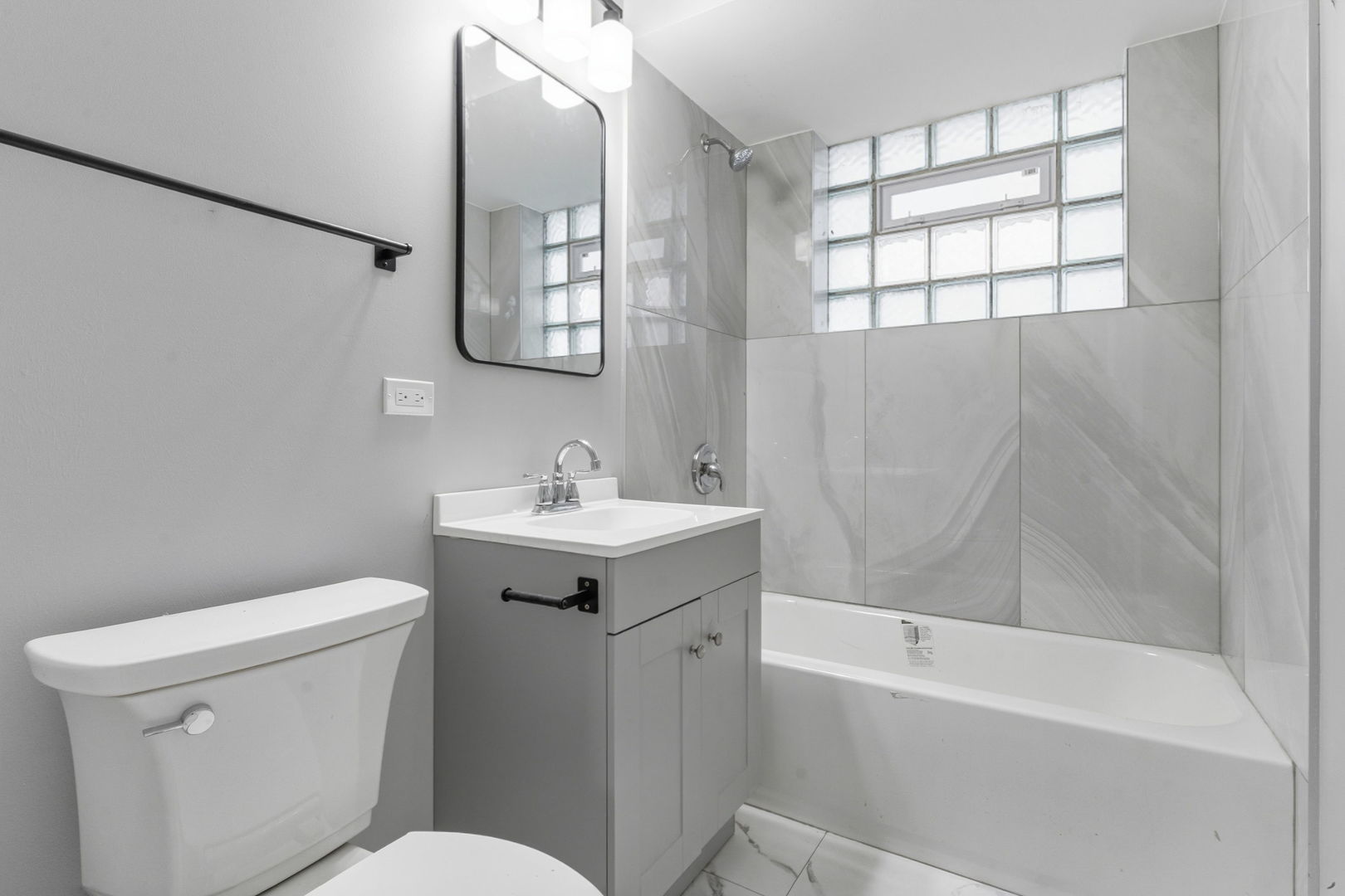 7900 S Merrill Avenue Unit: 3E